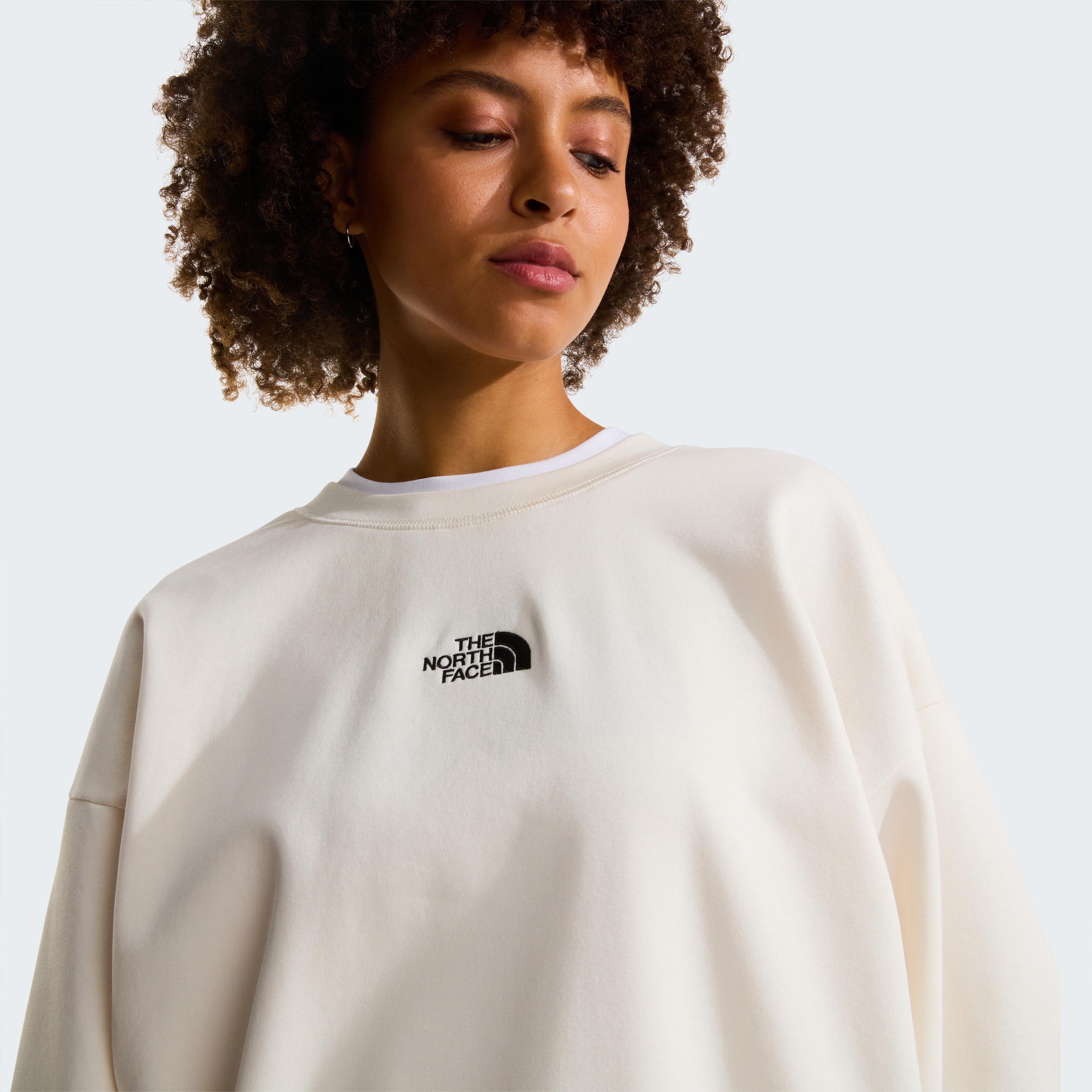 The North Face Sweatshirt »W ESSENTIAL OVERSIZE CREW«, sportlicher Stil, aus Baumwolle und Polyester
