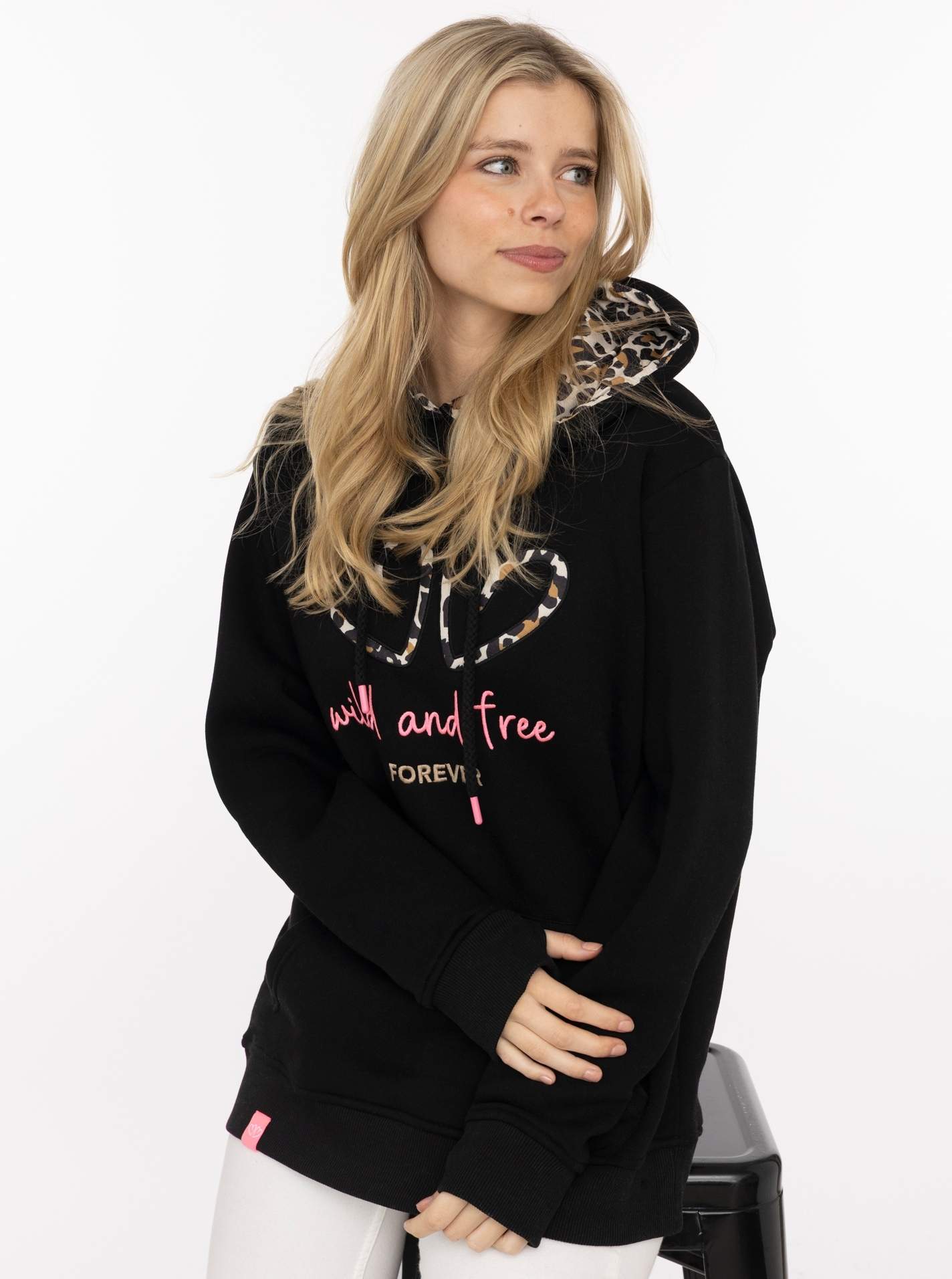 Zwillingsherz Hoodie ""FOREVER wild"", zwei gestickte Herzmotive, Leo-Design, Kapuze, Kängurutasche