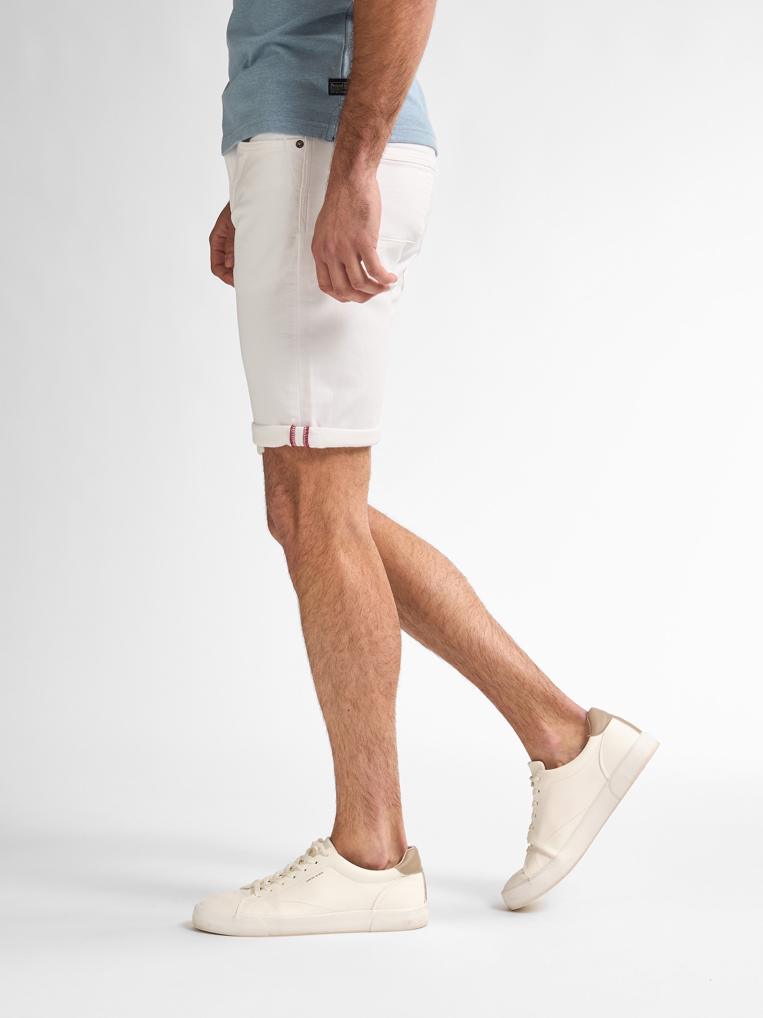Jeansshorts PETROL INDUSTRIES, Herren, Gr. M (38), N-Gr, hellweiß, Denim/Jeans, Obermaterial: 72% Baumwolle, 27% Polyester, 1% Elasthan, slim fit kniefrei, Jeans Jeansshorts, Sommerhose im Five-Pocket Style 2