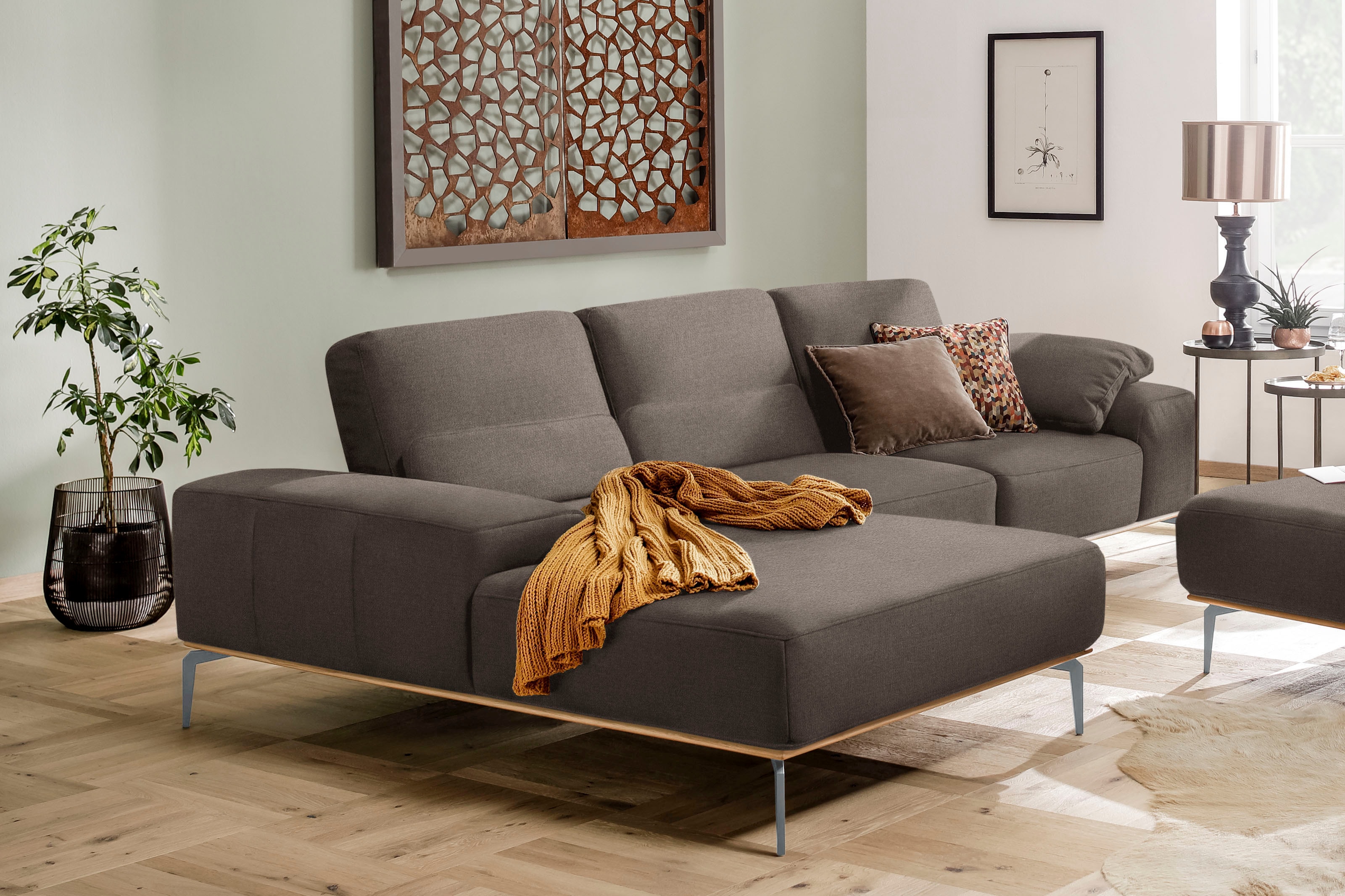 W.SCHILLIG Ecksofa "run, Designsofa mit tollem Sitzkomfort, bequem, Breite 299cm, L-Form" mit elegantem Holzsockel, Füße in Silber matt, Breite 299 cm