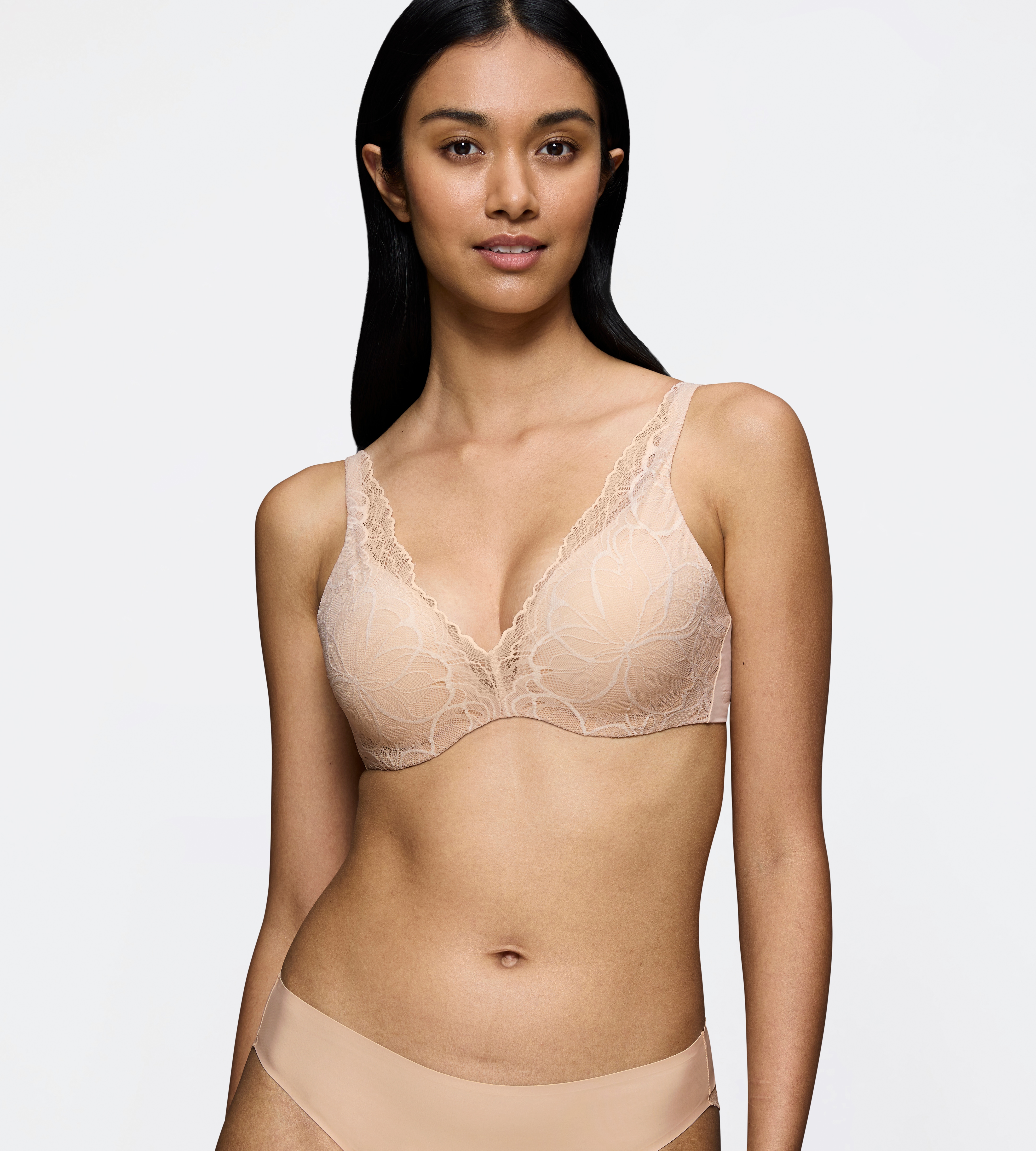 Triumph Bügel-BH "Body Make-Up Illusion Lace" Komfort-Bügel, wattiert, Spitze, weiche Microfaser, tiefes Dekolleté