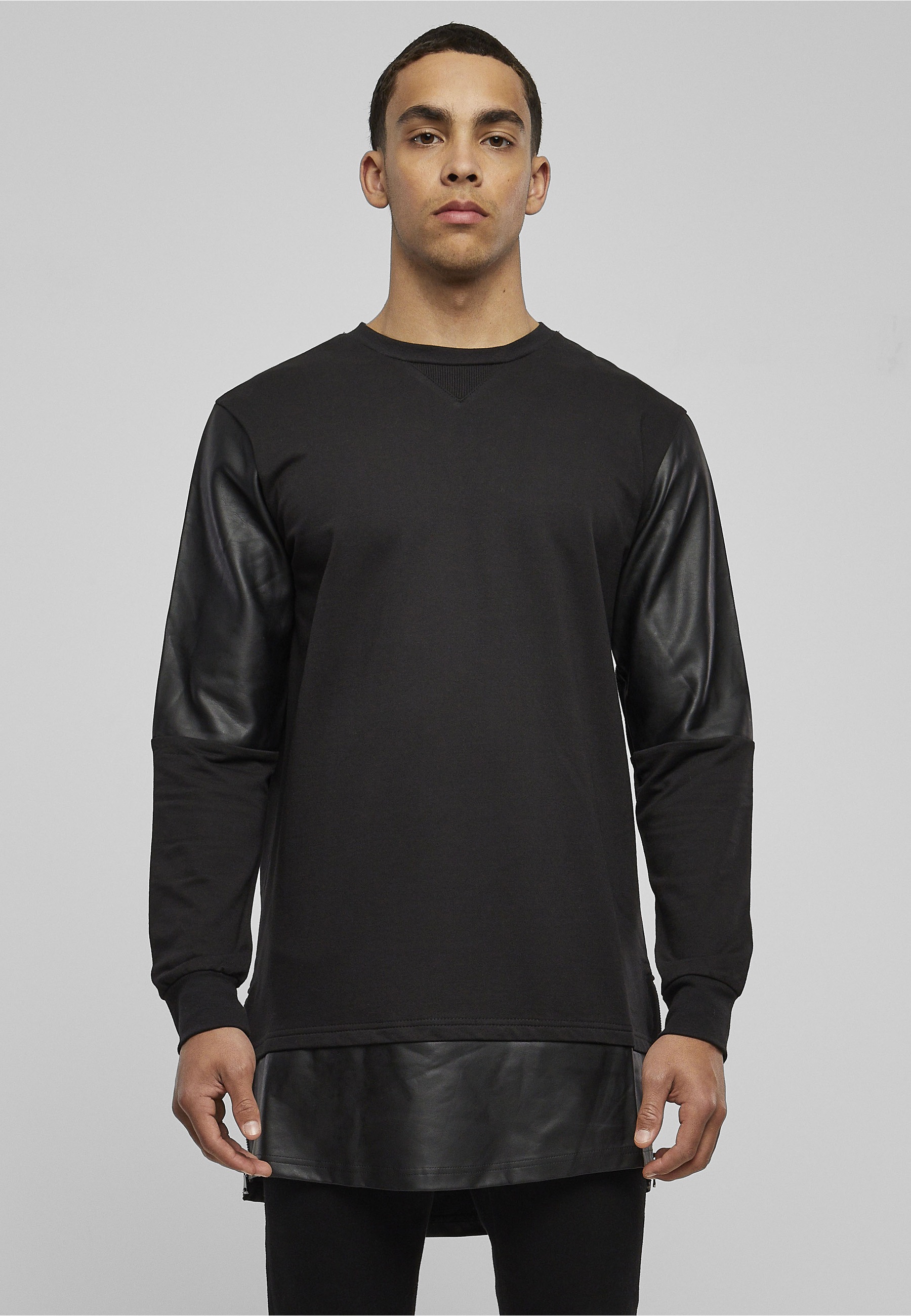 URBAN CLASSICS Sweatshirt »Urban Classics Herren Long Zipped Synthetic Leather Crewneck«, 1 Stk.
