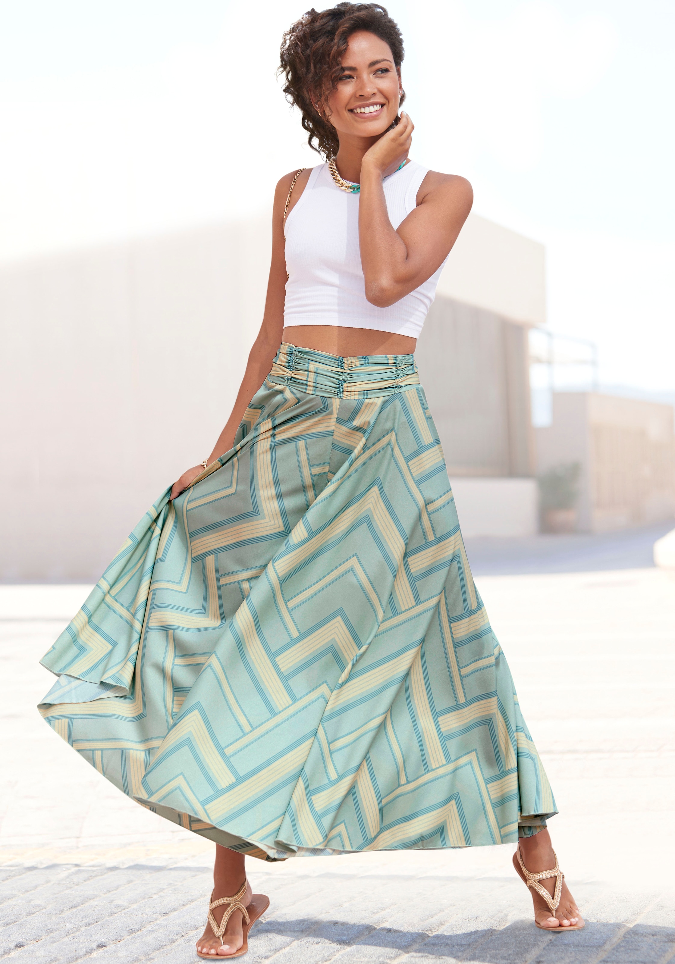 LASCANA Hosenrock "mit extra weitem Bein" aus glatter Ware, Culotte, luftige Sommerhose, Strandhose, Schlupfhose