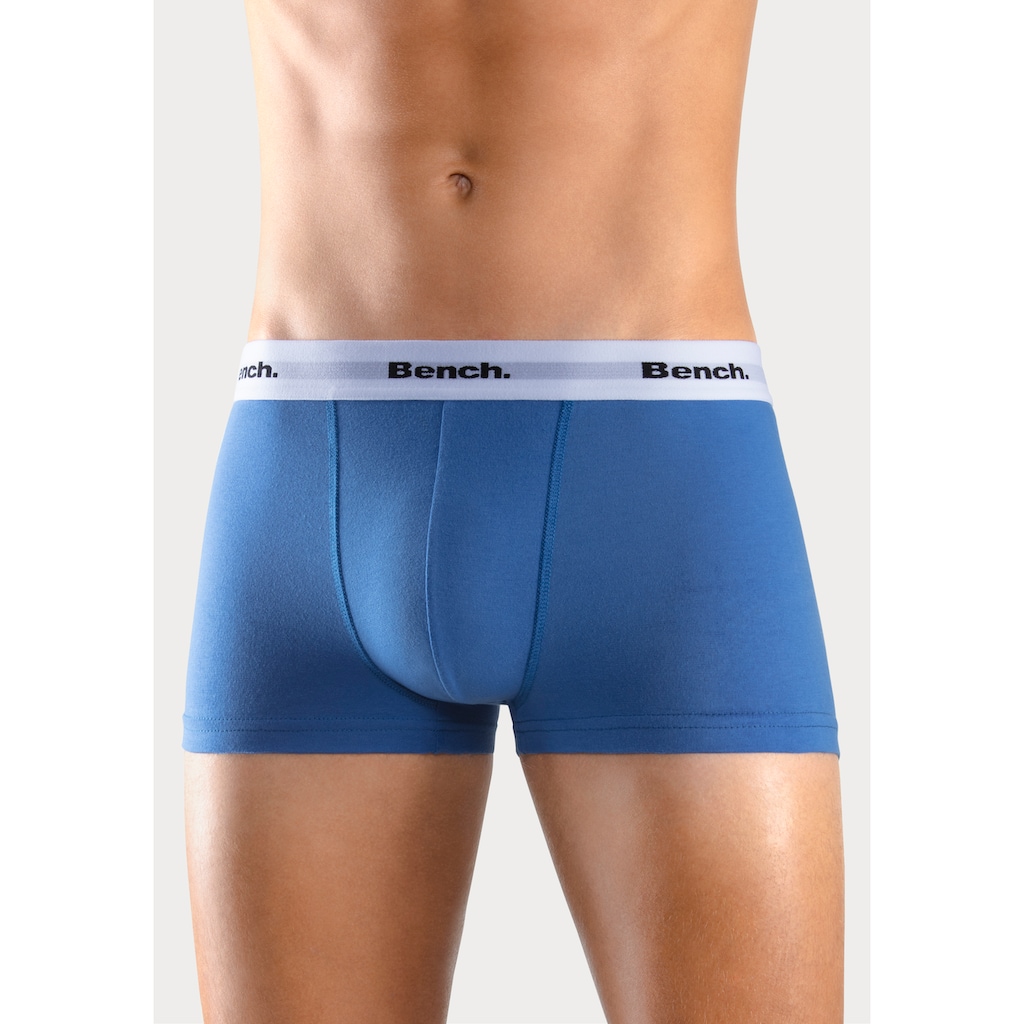 Bench. Boxershorts, (Packung, 4 St.), in Hipster-Form mit kontrastfarbenem Bund