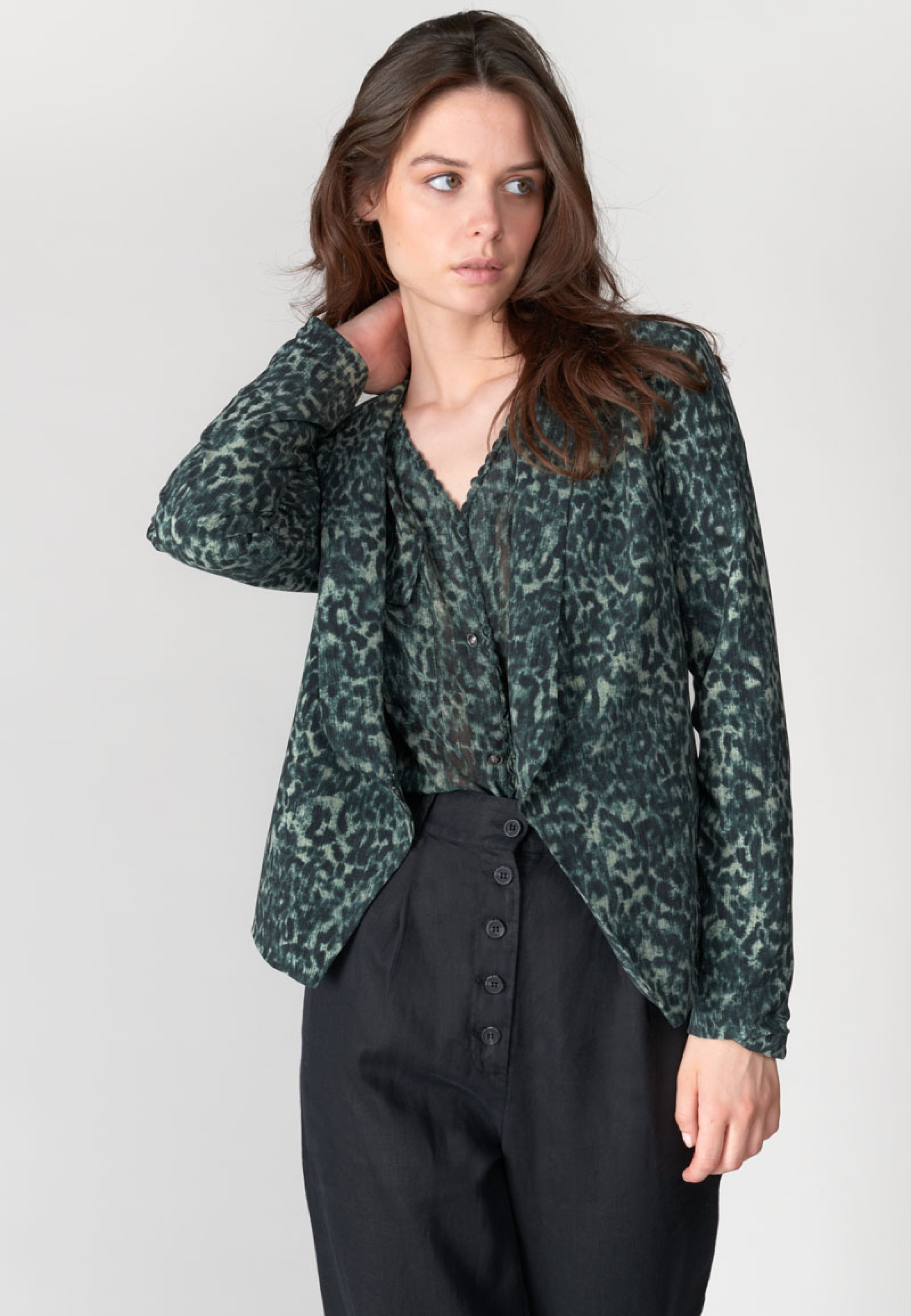 Le Temps Des Cerises Jackenblazer "CAMOTE", mit stylischem Animal-Print