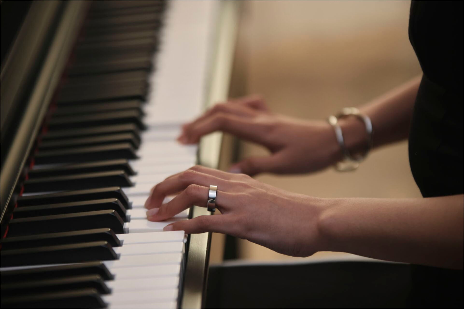 RingConn Smart Ring »Gen2 Air - der perfekte Begleiter für Ihre Gesundheit und Fitness« eine gratis App bietet detaillierte Einblicke in die Gesundheitsdaten