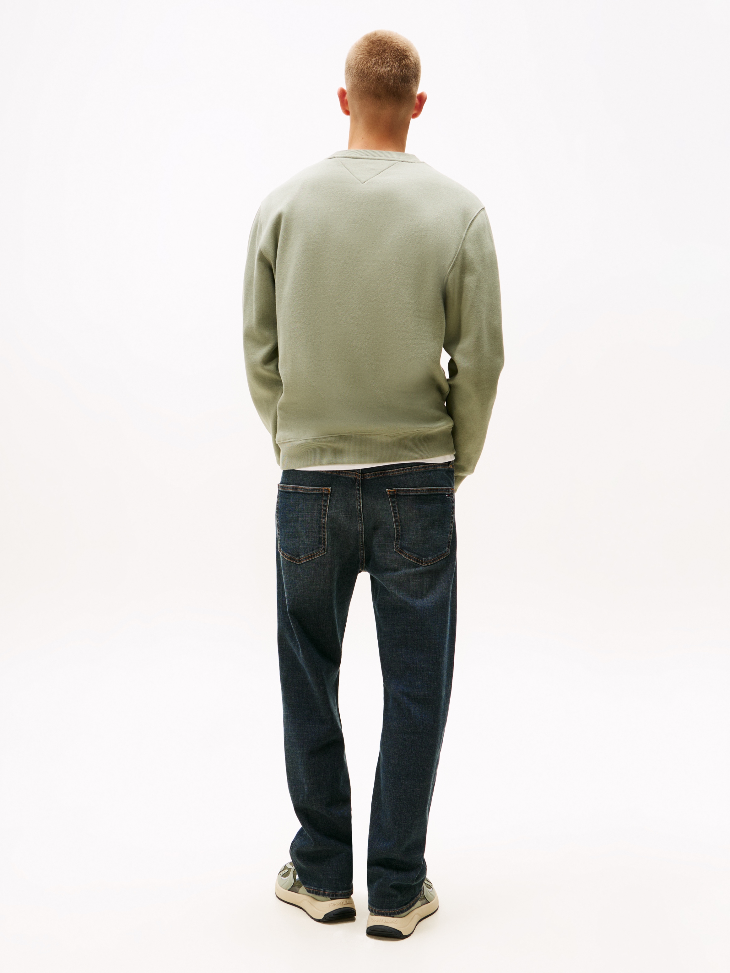 Tommy Jeans Sweatshirt »TJM REG S FLAG CREW«, Mit besticktem Markenlogo auf Brusthöhe