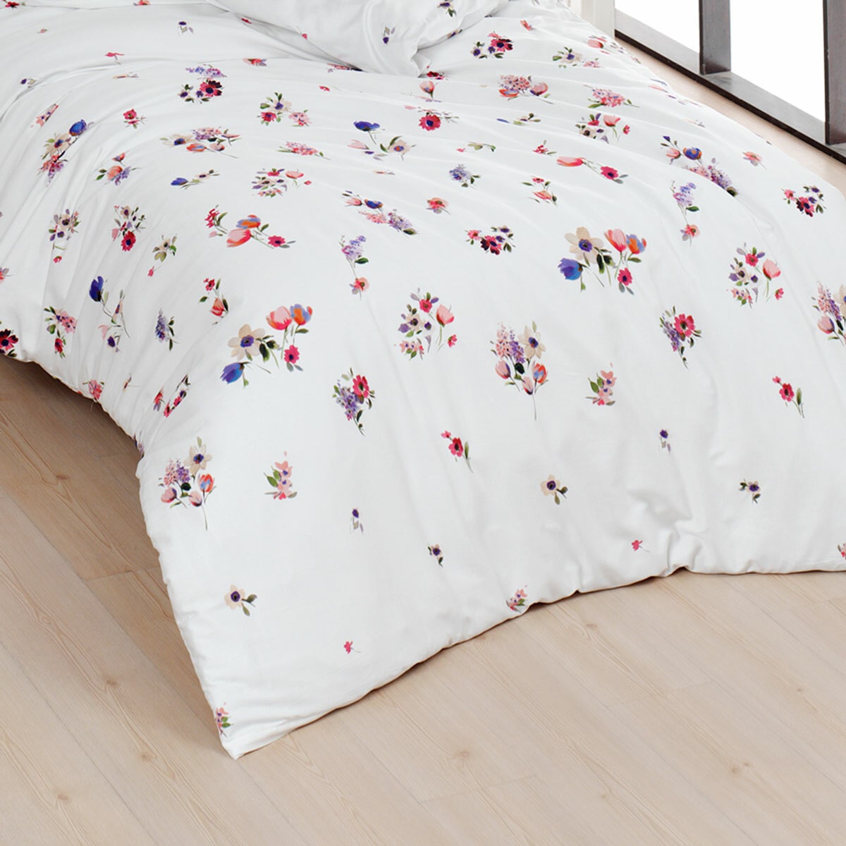 TRAUMSCHLAF Bettwäsche »Claude in Gr. 135x200, 155x220 oder 200x200 cm«, (3 tlg.), Bettwäsche aus Baumwolle, romantische Bettwäsche mit floralem Design