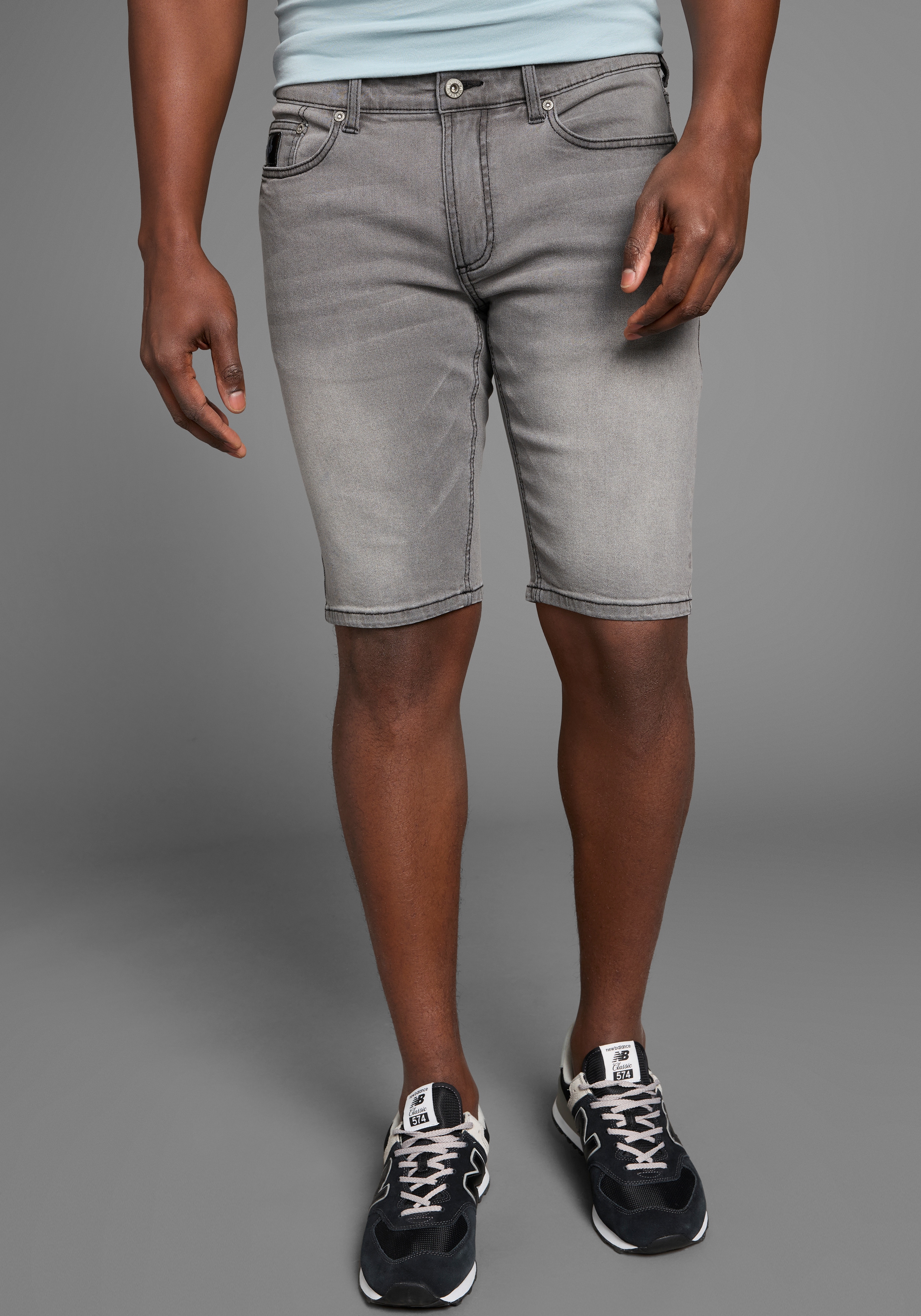 Bruno Banani Jeansshorts "Hutch-Shorts" gerade geschnittene kurze Beine, niedrige Leibhöhe