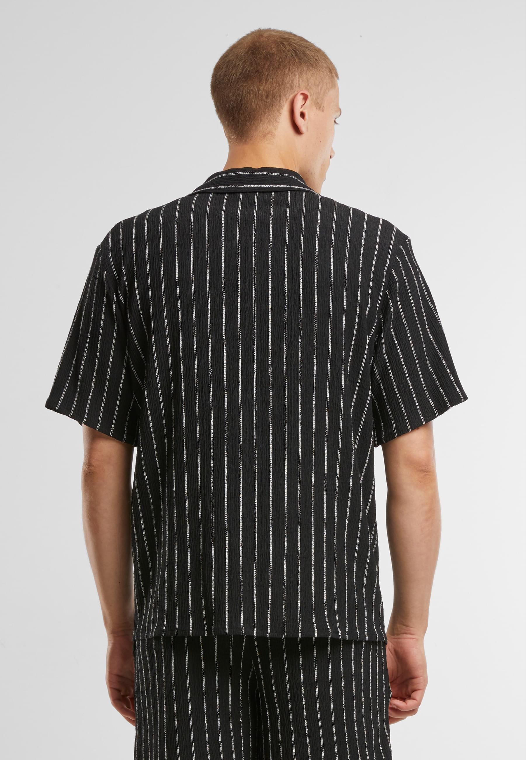 URBAN CLASSICS Langarmhemd »Urban Classics Striped Crinkle Resort Shirt«, (1 tlg.)