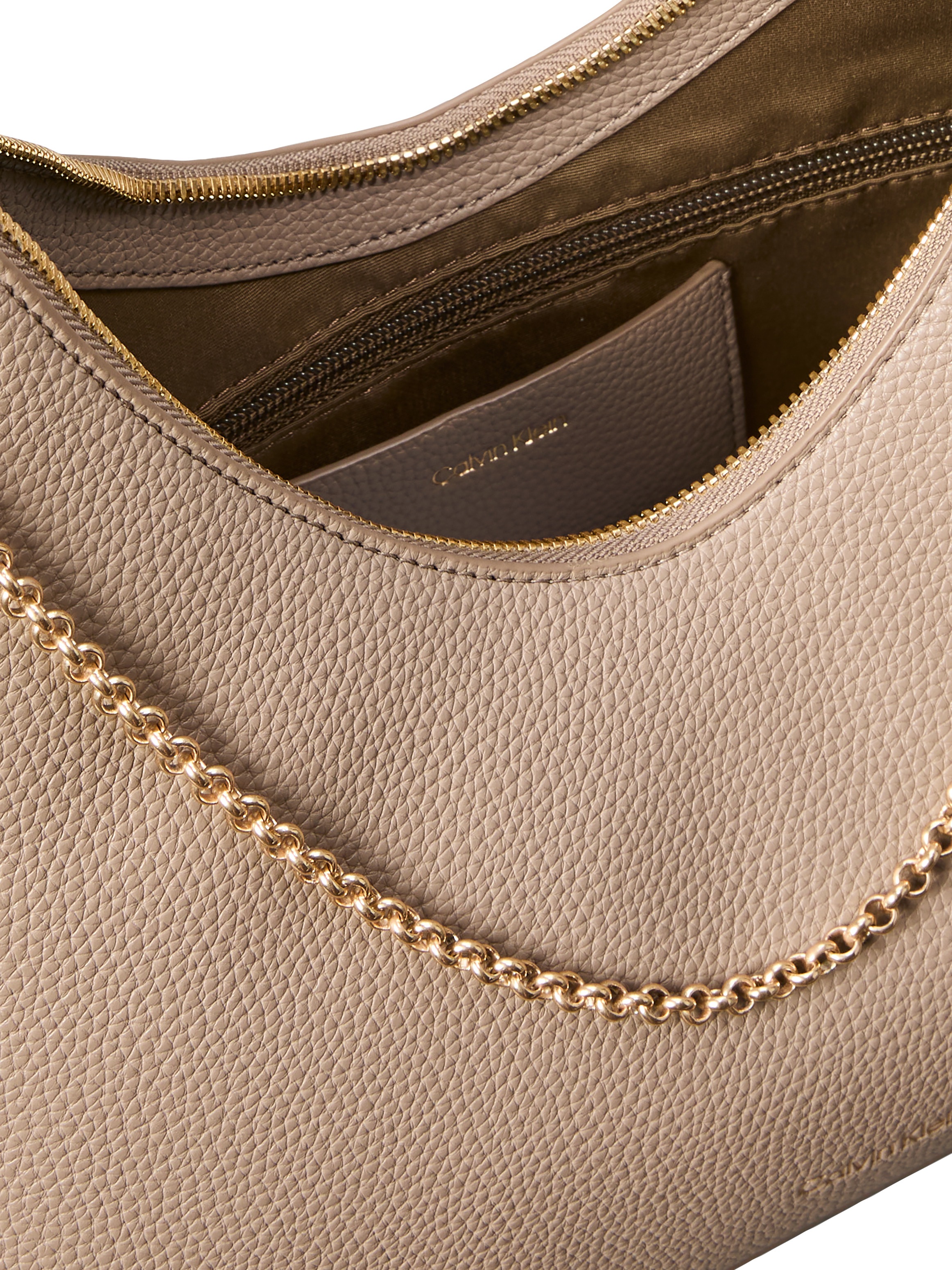 Calvin Klein Schultertasche »EMBLEM HW PEBBLE SHOULDER BAG« Schultertasche, Umhängetasche, Hobo Bag mit Logoschriftzug