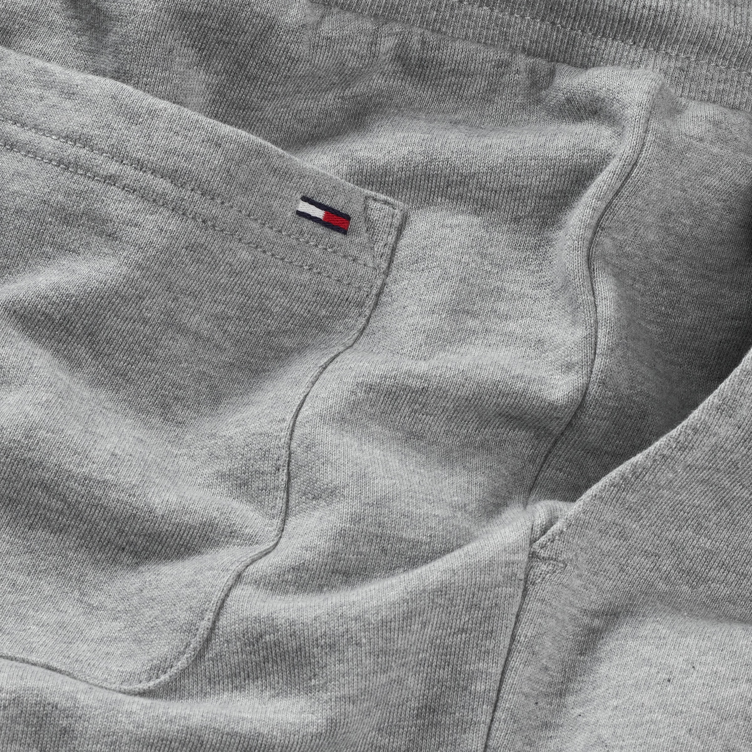 Tommy Jeans Sweatshorts »TJM RLX STACK LOGO SWEATSHRT EXT«, Mit Kordelzug
