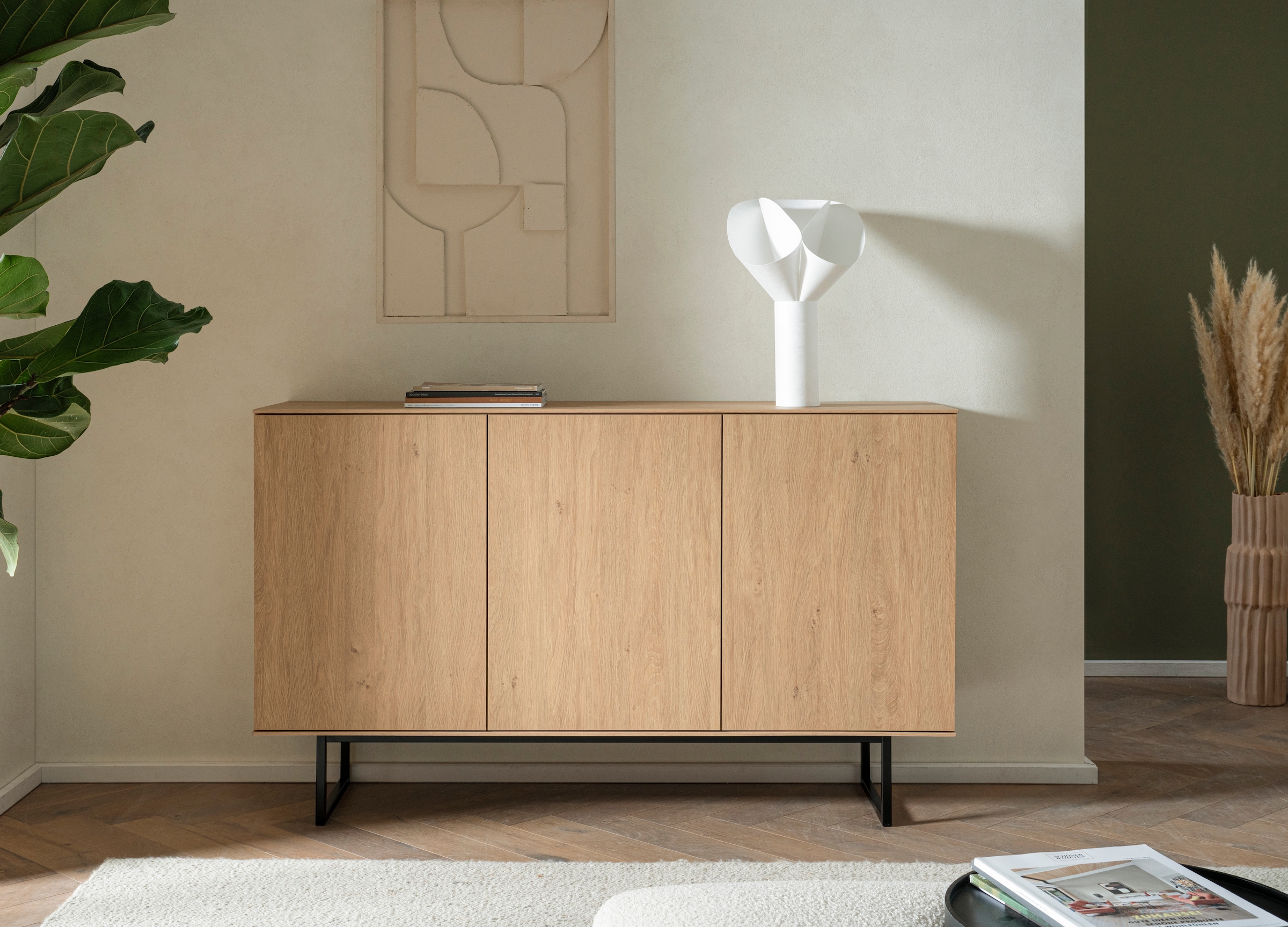 Home affaire Sideboard "Lund, moderner Schrank, Kommode mit Kufengestell" optisch dünner Oberboden, hochwertige Optik, ausreichend Stauraum