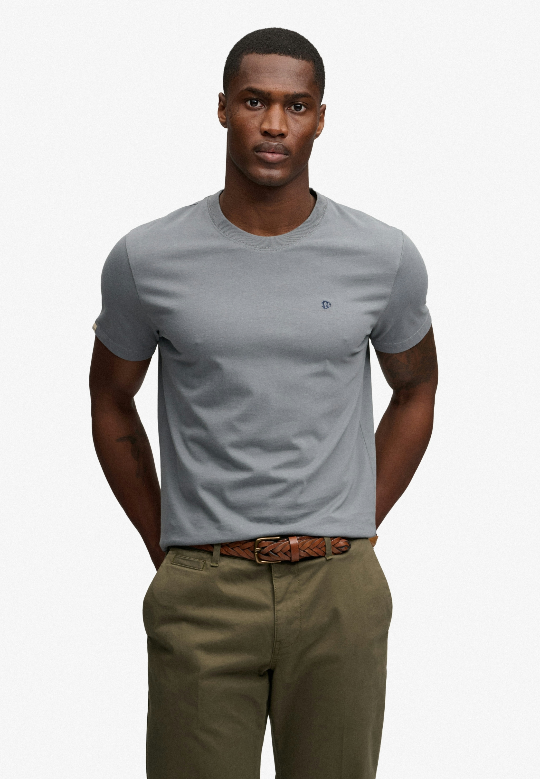 Superdry Rundhalsshirt "ESSENTIAL SDCO LOGO EMB TEE" Baumwolle, regular fit
