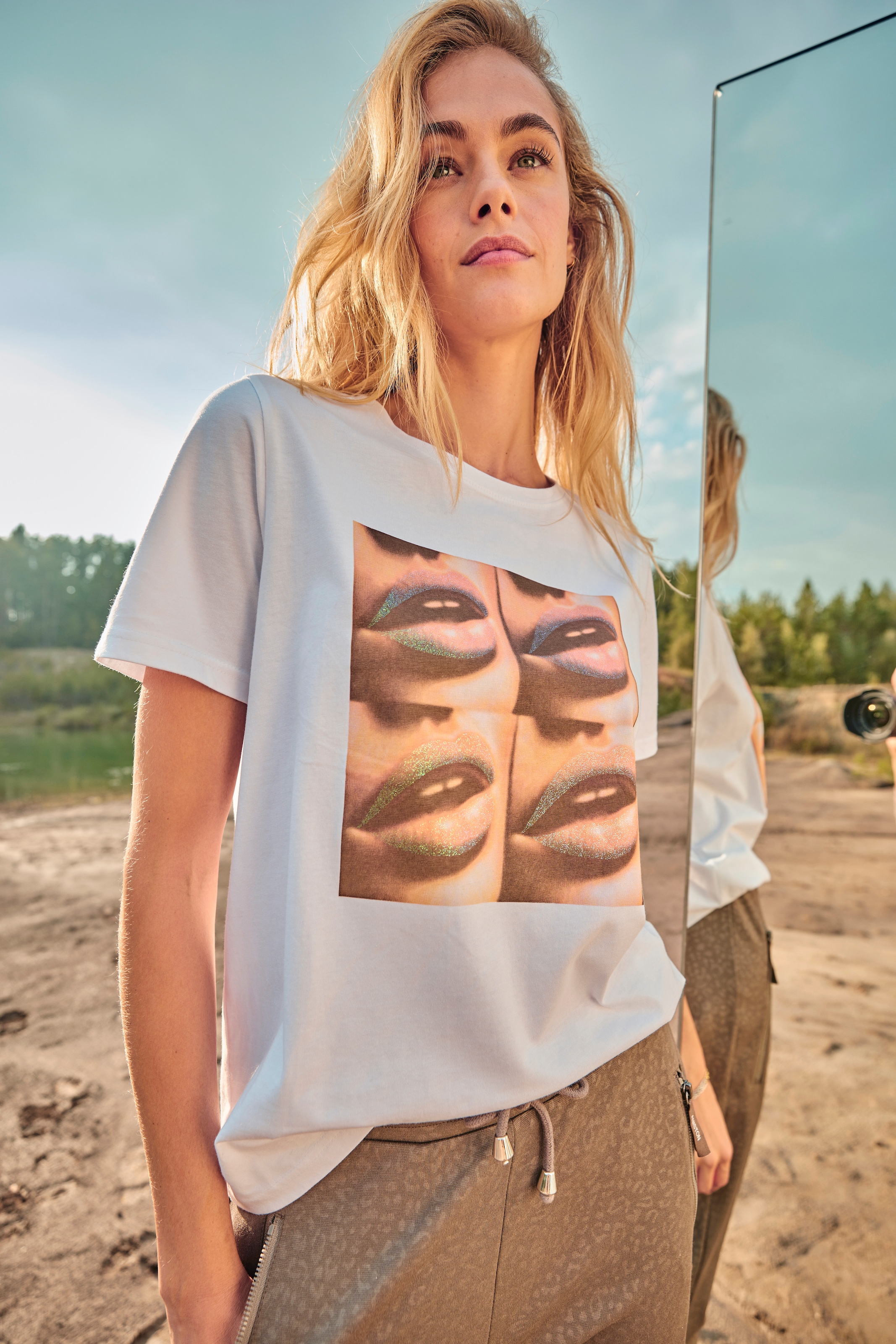 Aniston CASUAL T-Shirt, mit Glitzer verzierter Frontdruck - NEUE KOLLEKTION