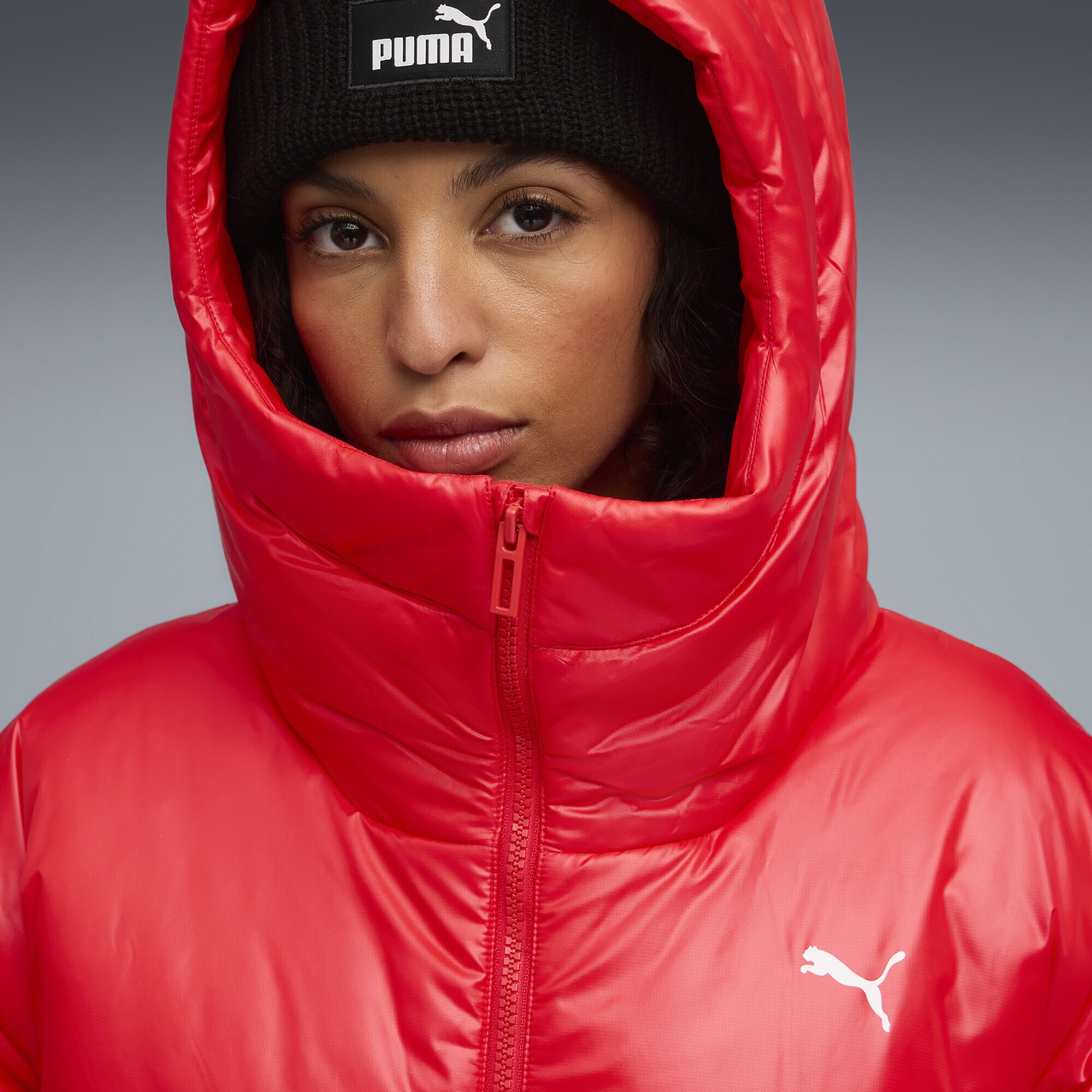 PUMA Winterjacke »Wardrobe Essentials Shiny Wattierte Kapuzenjacke Damen«