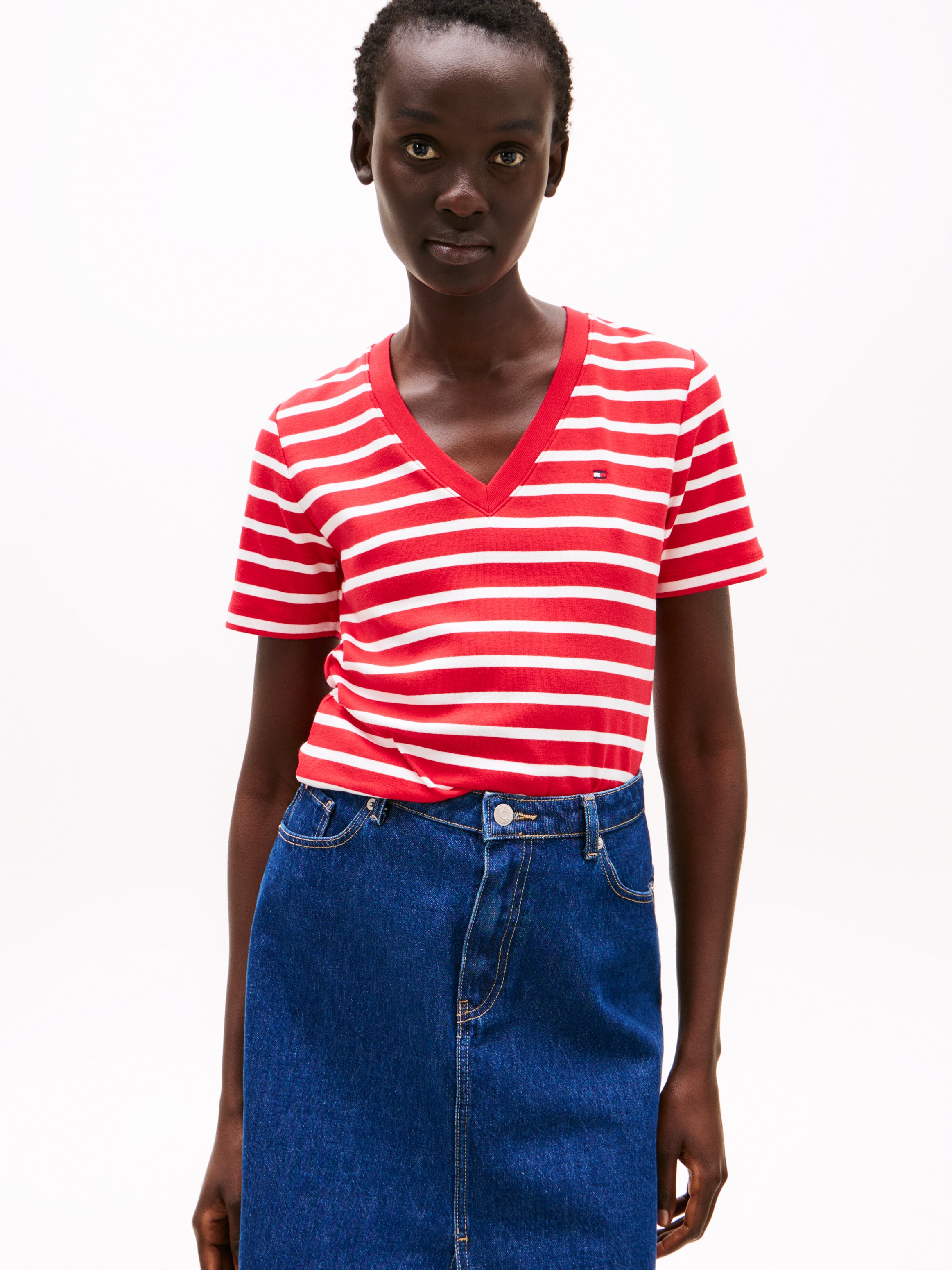 Tommy Hilfiger T-Shirt "SLIM CODY V-NK SS", mit Logostickerei günstig online kaufen