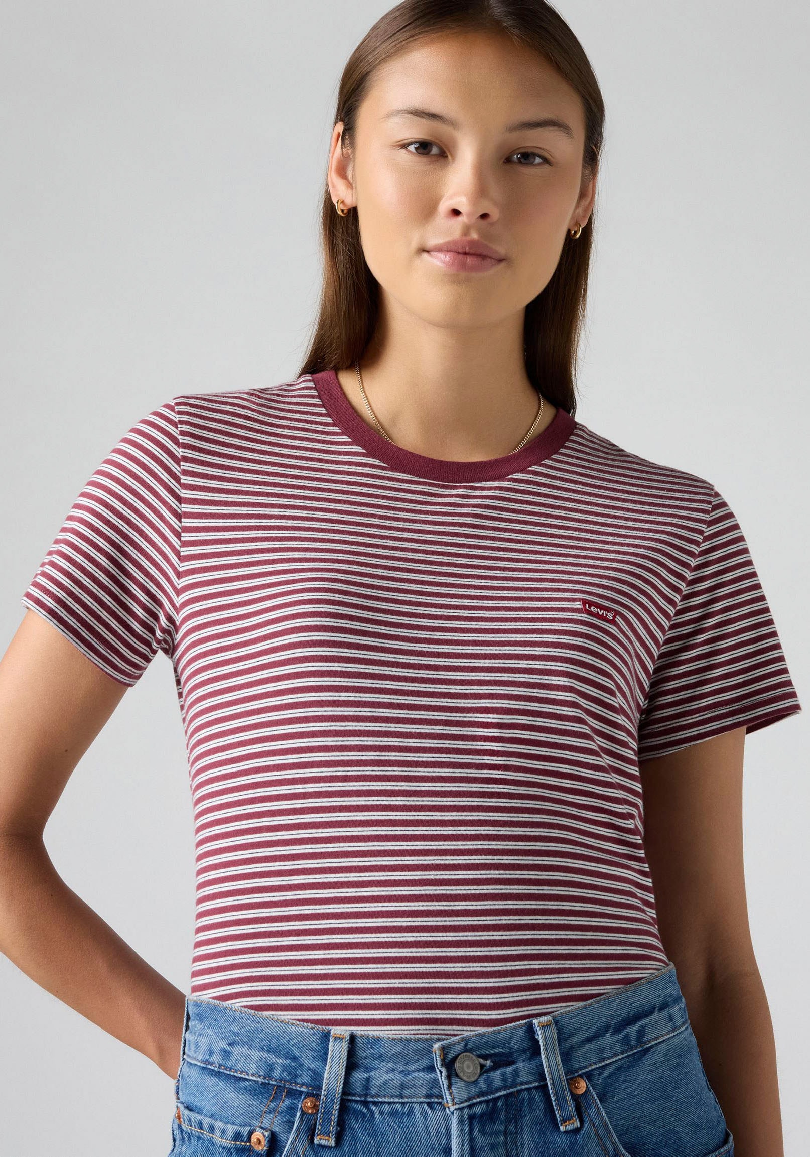 Levi's® T-Shirt »The perfect Tee«, mit kleiner Logo-Stickerei