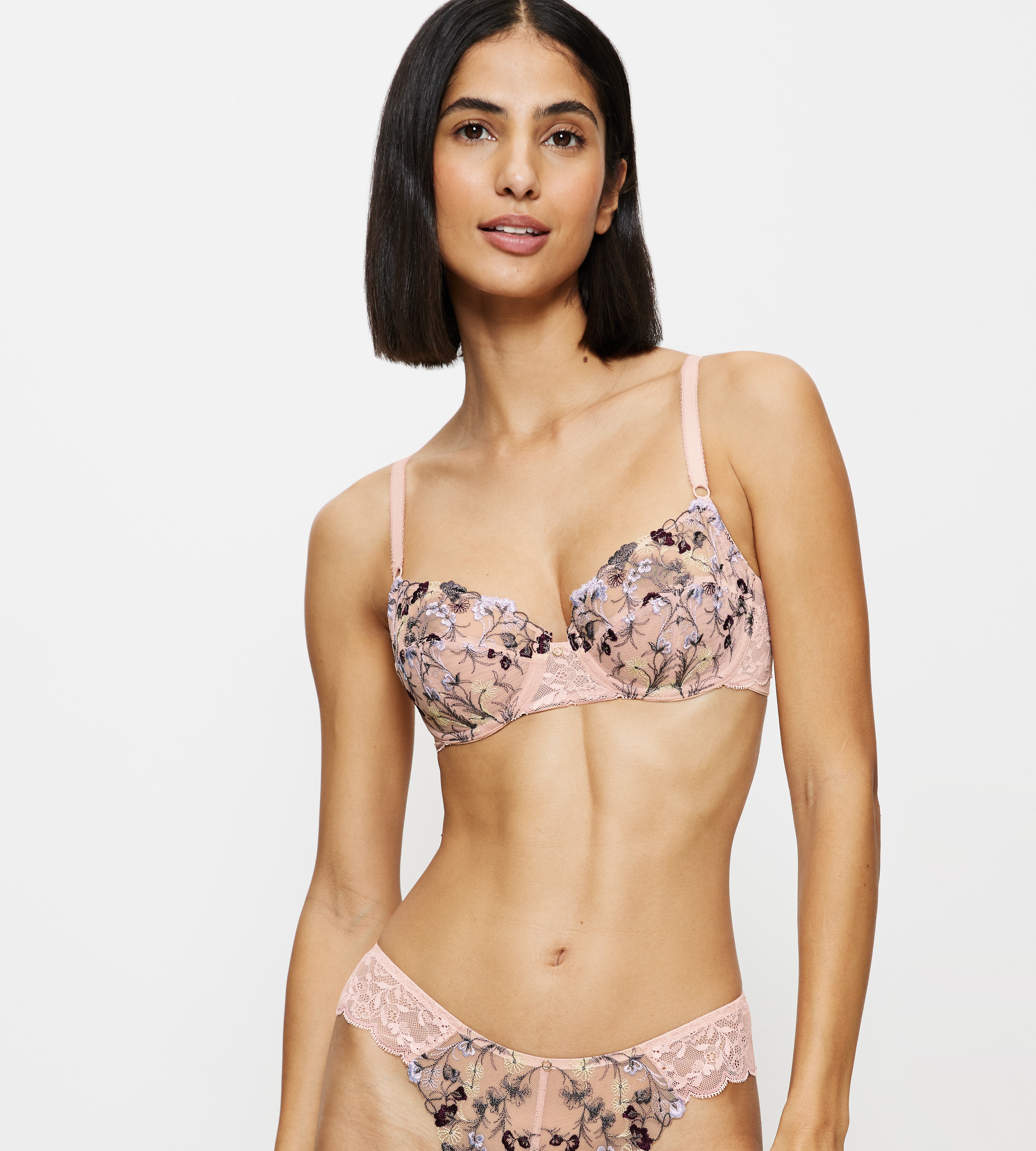 Triumph Balconette-BH "Sensual Spotlight W" mit Stickerei und verstellbaren Trägern
