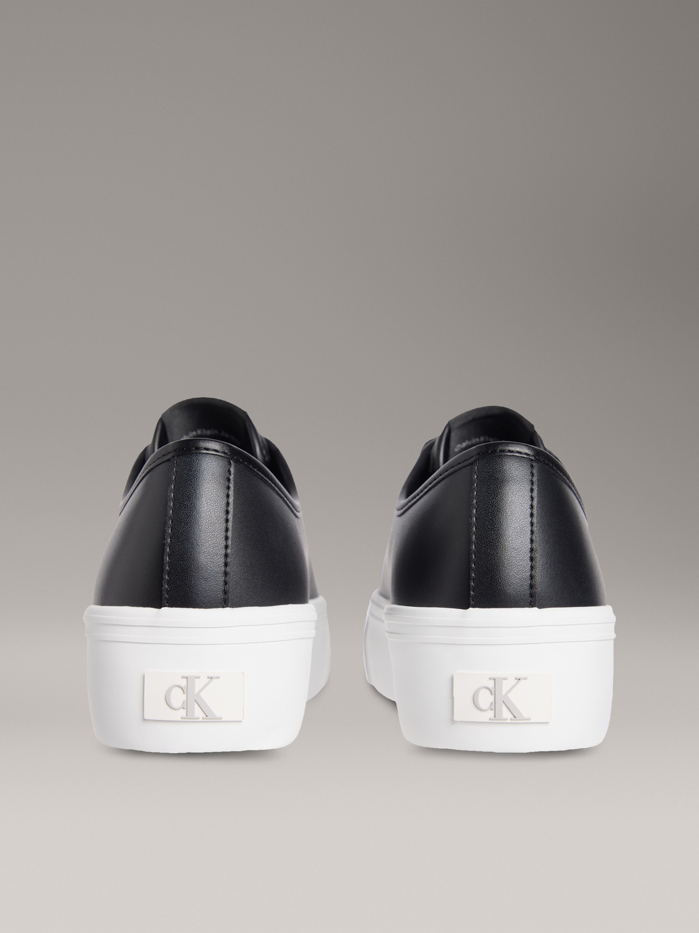 Calvin Klein Jeans Plateausneaker »VULC FLATFORM LTH«, Schnürschuh, Halbschuh, Freizeitsneaker in schlichter Optik