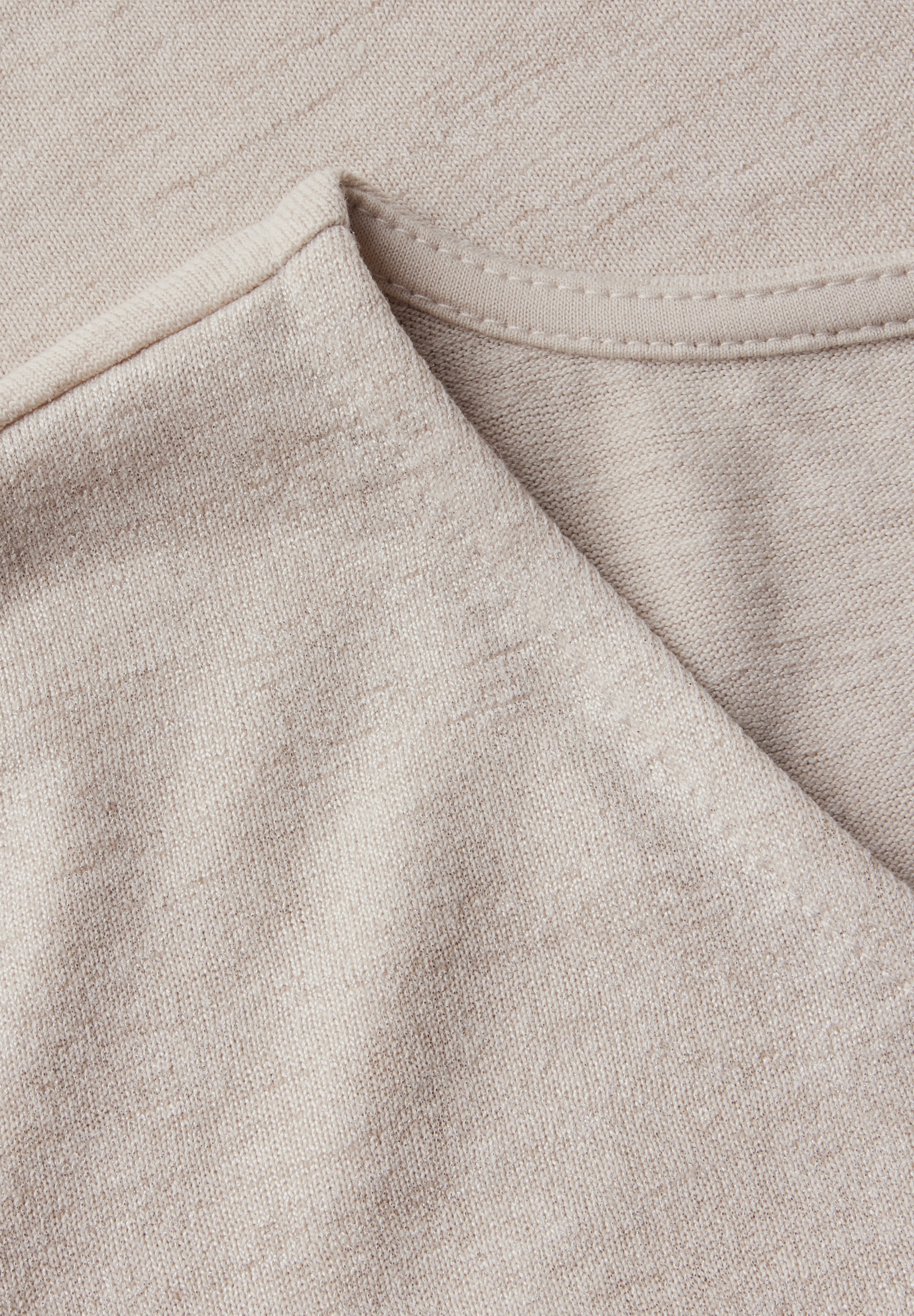 STREET ONE T-Shirt, mit Seitlichen Einschlitzen am Saum
