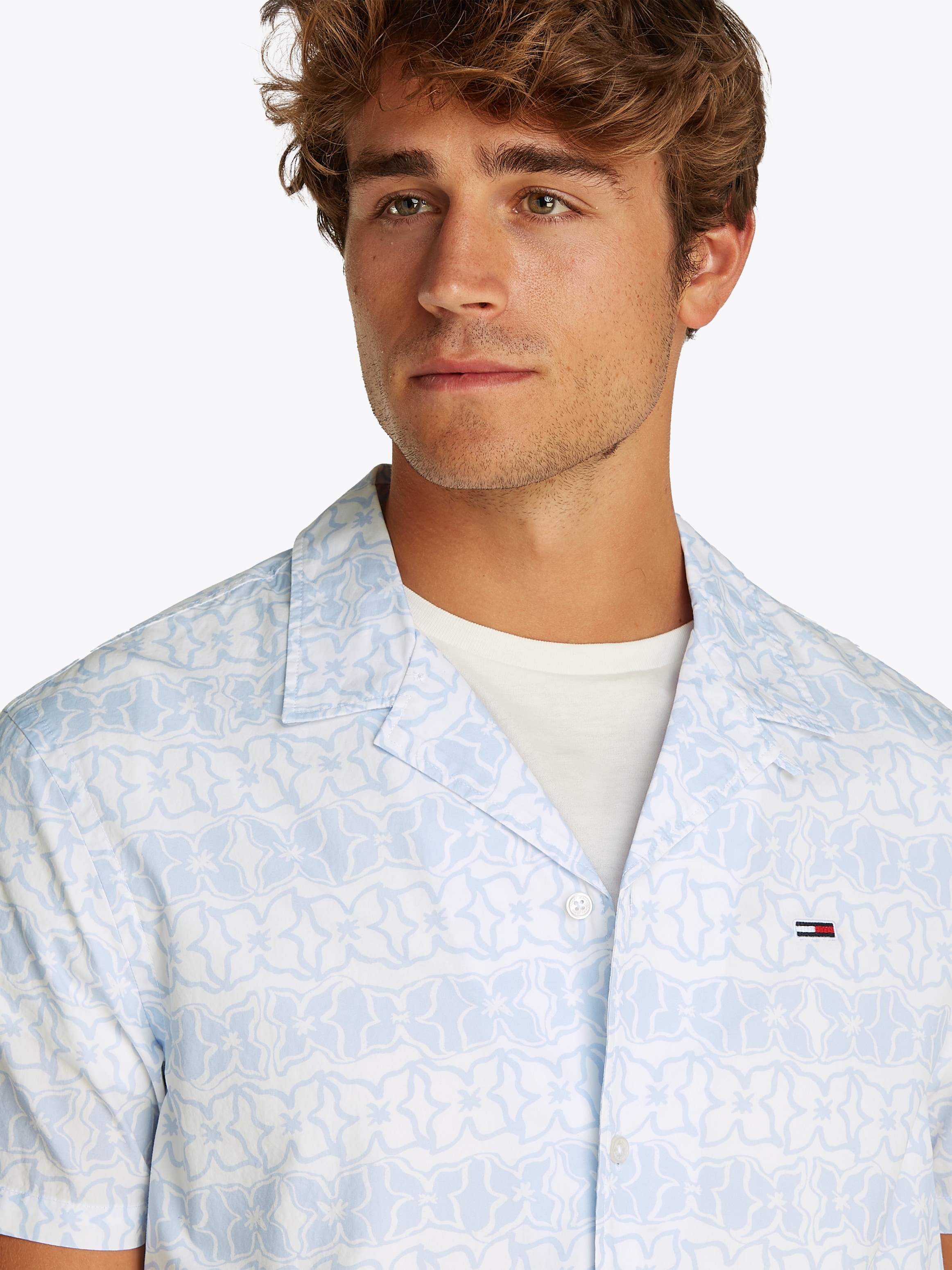 Tommy Jeans Kurzarmhemd »TJM REG AOP SS SHIRT EXT«, mit sommerlichen Print