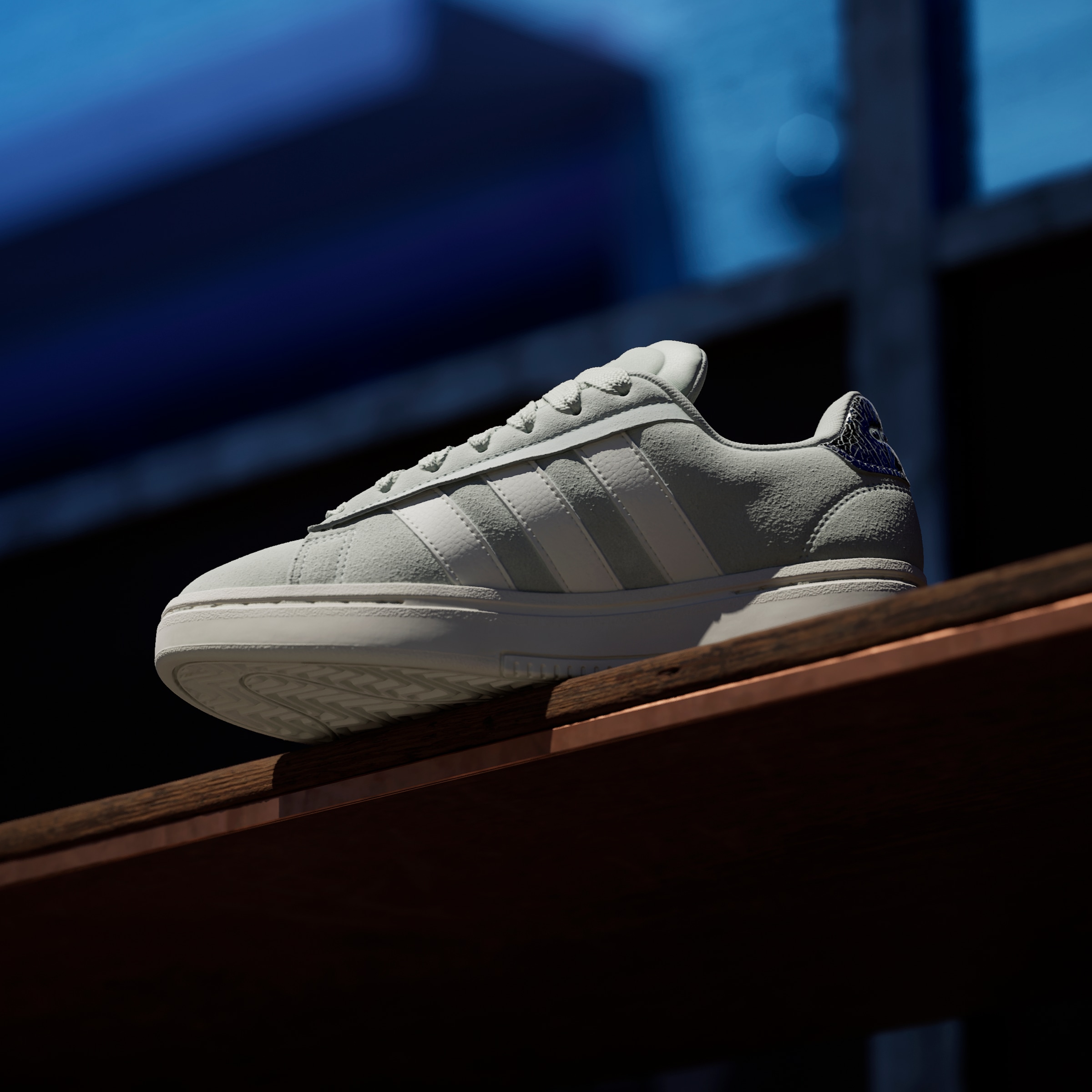 adidas Sportswear Sneaker »GRAND COURT ALPHA 00S«, Design inspiriert vom adidas Campus 00