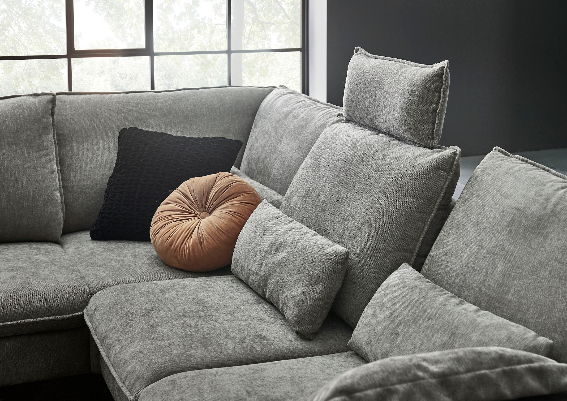 3C Carina Ecksofa, (1 St.), incl. 2 Kopfstützen, mit klappbarer Armlehne, weiches Sitzgefühl, wahlweise auch mit motorischer Rückentiefenverstellung und optional mit 3 Nierenkissen