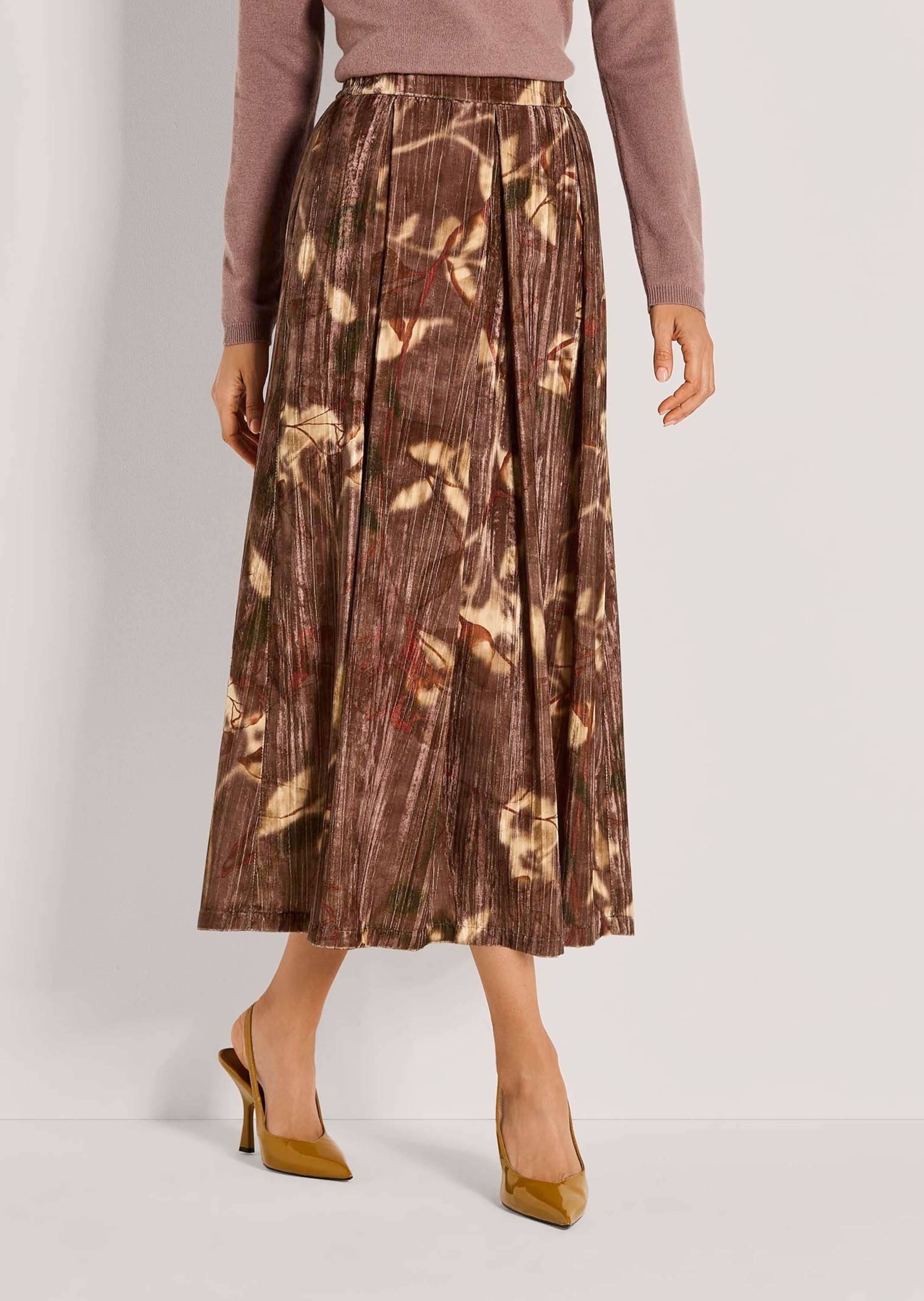 Thumbnail - MADELEINE Midirock "Samtrock Eleganter Midirock mit floralem Design" Samtrock in Midilänge mit floralem Print