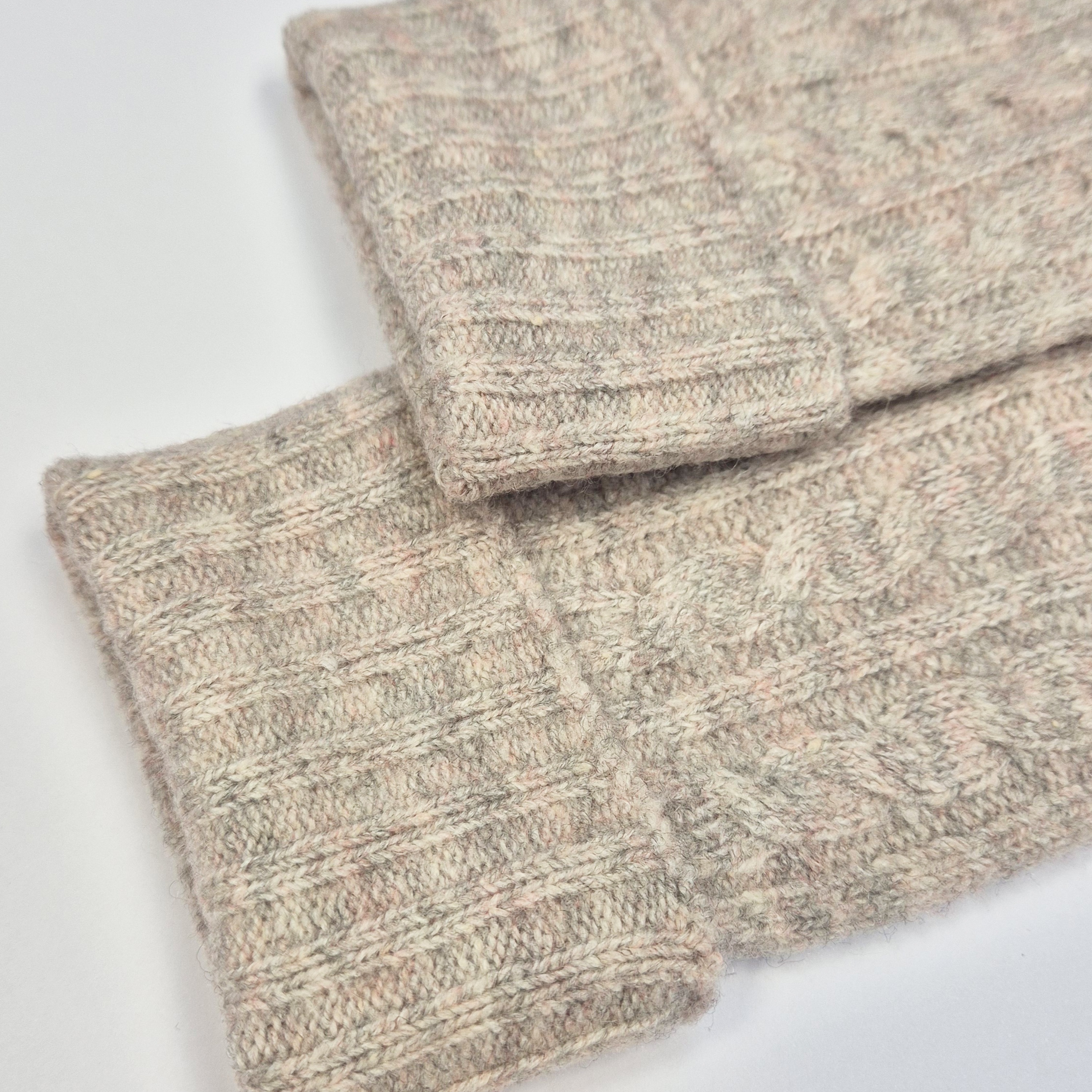 Thumbnail - Capelli New York Strickhandschuhe 1 Paar, mit Zopfstrickmuster, Feinstrick, breiter Umschlag, wärmend