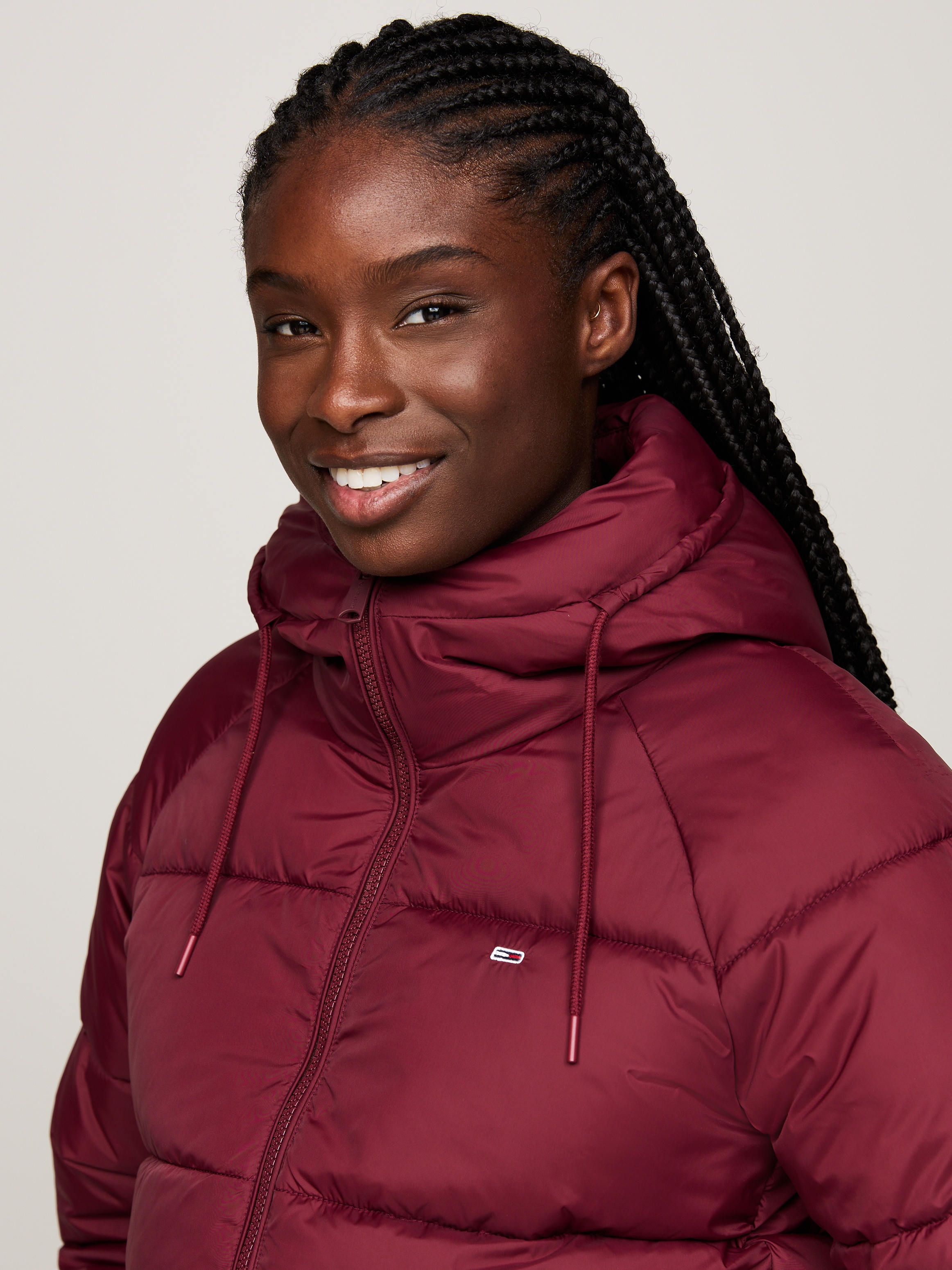 Tommy Jeans Curve Steppjacke »JW ASPEN PUFFER EXT«, mit Kapuze, mit hochschließendem Kragen, Kapuze, Leistentaschen