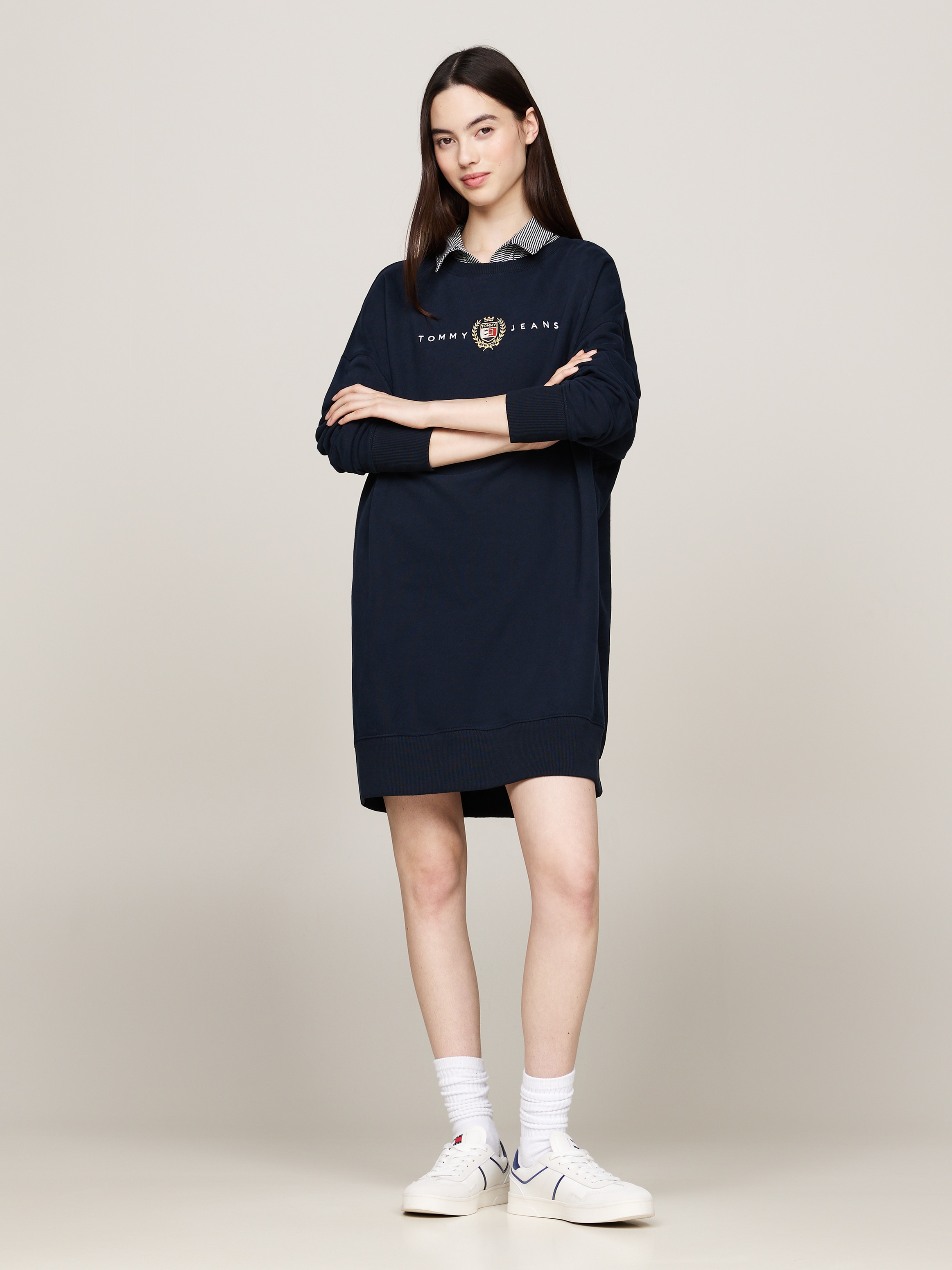 Tommy Jeans Curve Jerseykleid "TJW CREST LINEAR CREW DRESS EXT", in Großen Größen, Linear Logoschriftzug