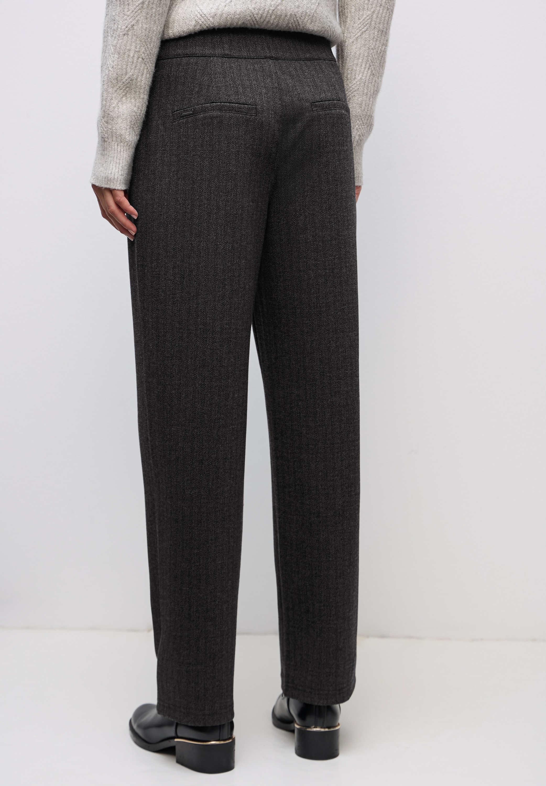 STREET ONE Stoffhose  mit seitlichen Einschubtaschen