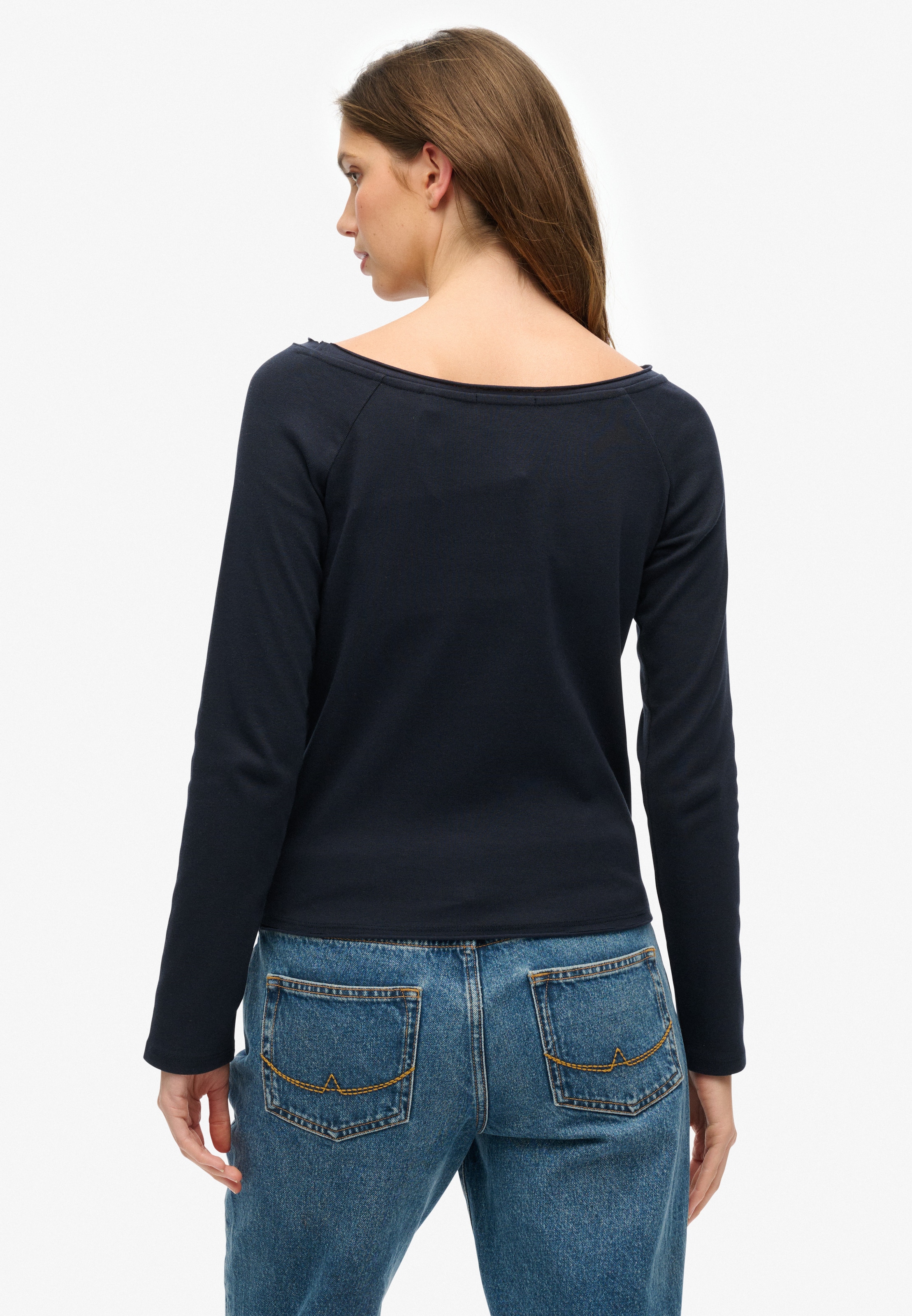 Superdry Langarmshirt »BARDOT OFF SHOULDER TOP« mit U-Boot Ausschnitt und Wellenkante am Bund, gesticktes Logo am Saum