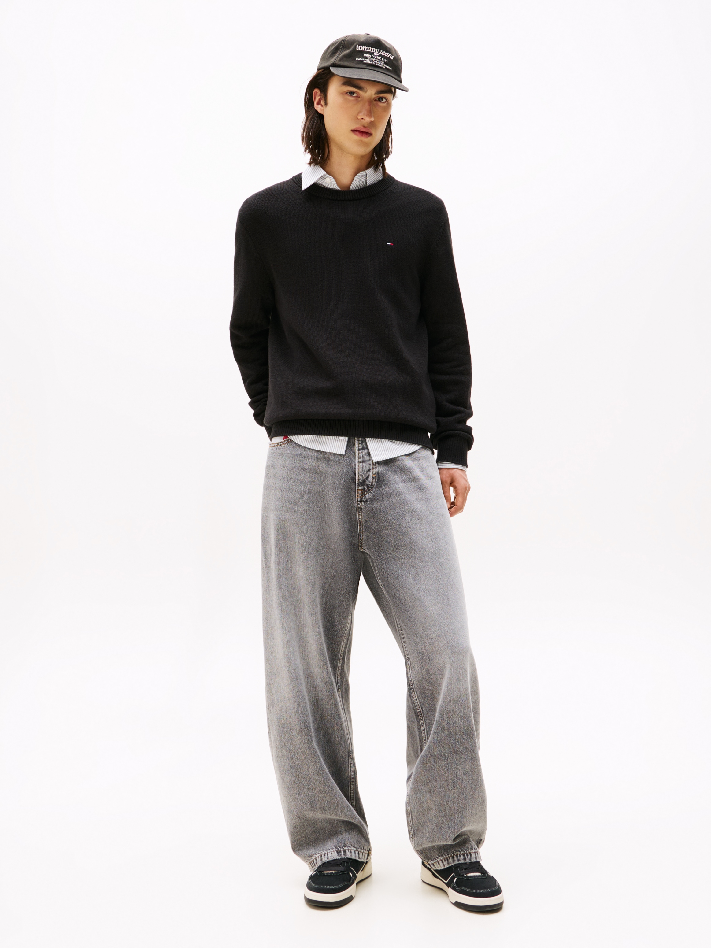 Tommy Jeans Rundhalspullover, Slim fit mit Rundhalsausschnitt
