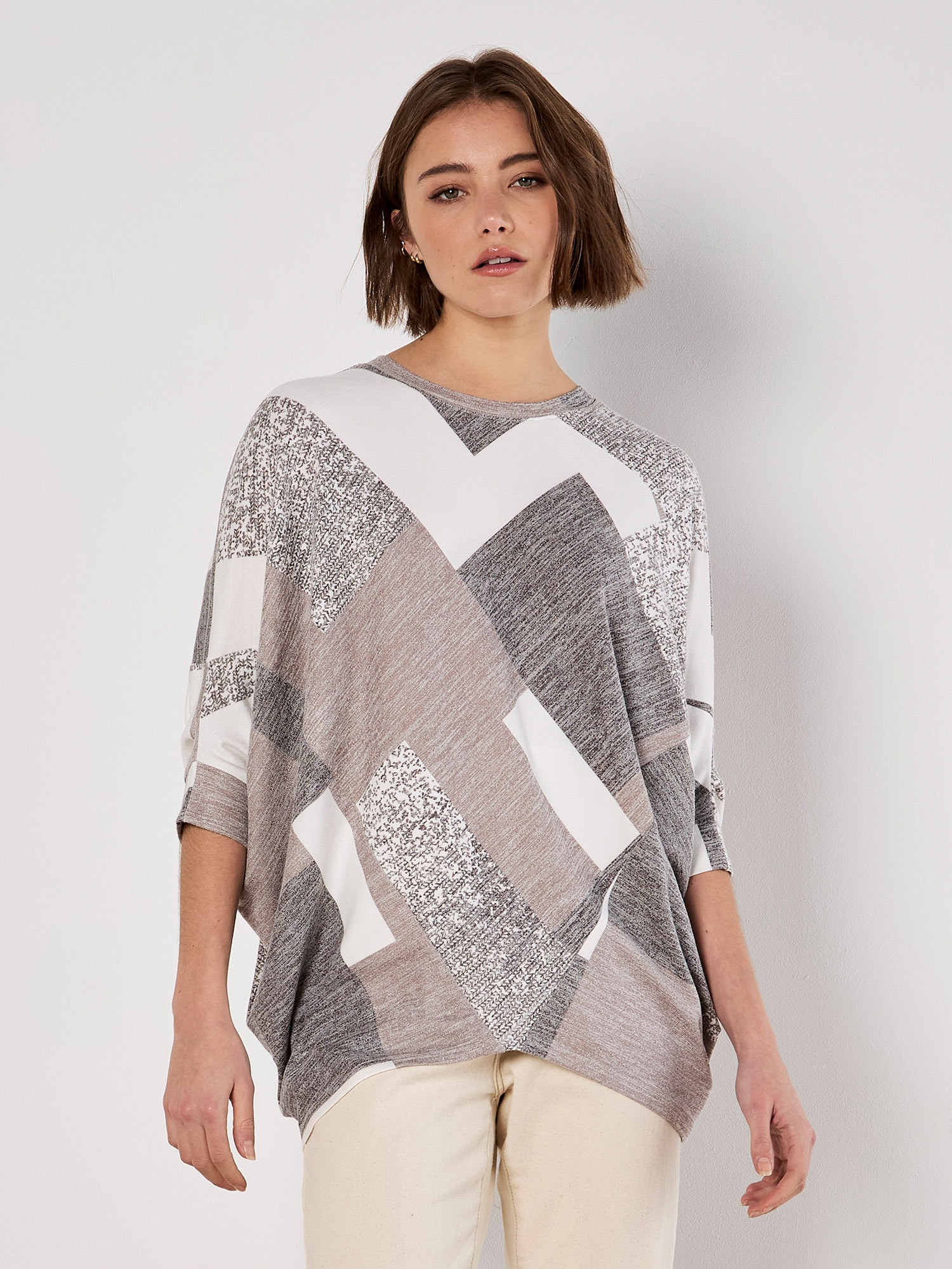 Apricot Rundhalspullover "Geometrisches Batwing-Jersey-Top" mit abgerundetem Saum