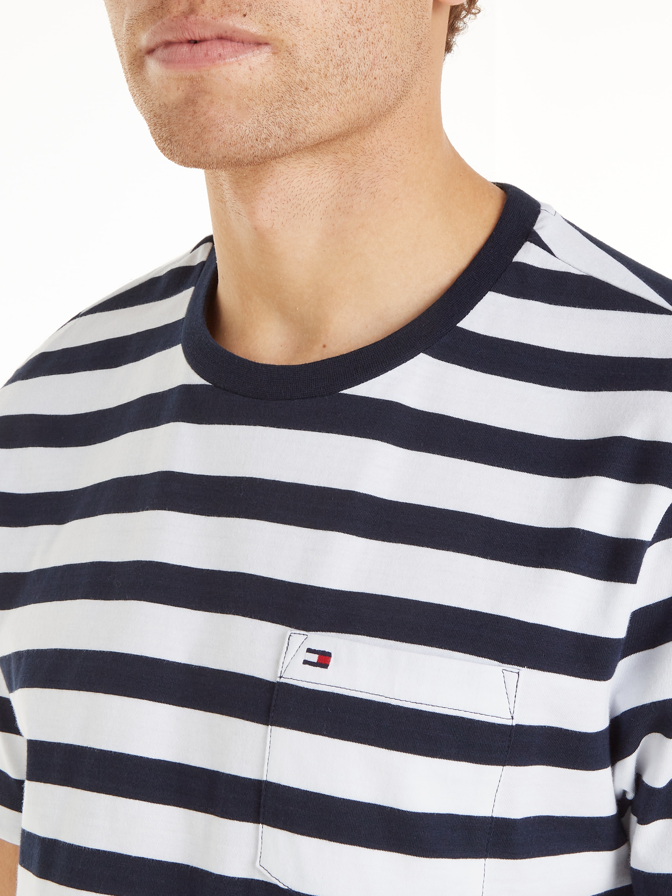 Tommy Hilfiger T-Shirt »ESSENTIAL SOLID POCKET TEE«