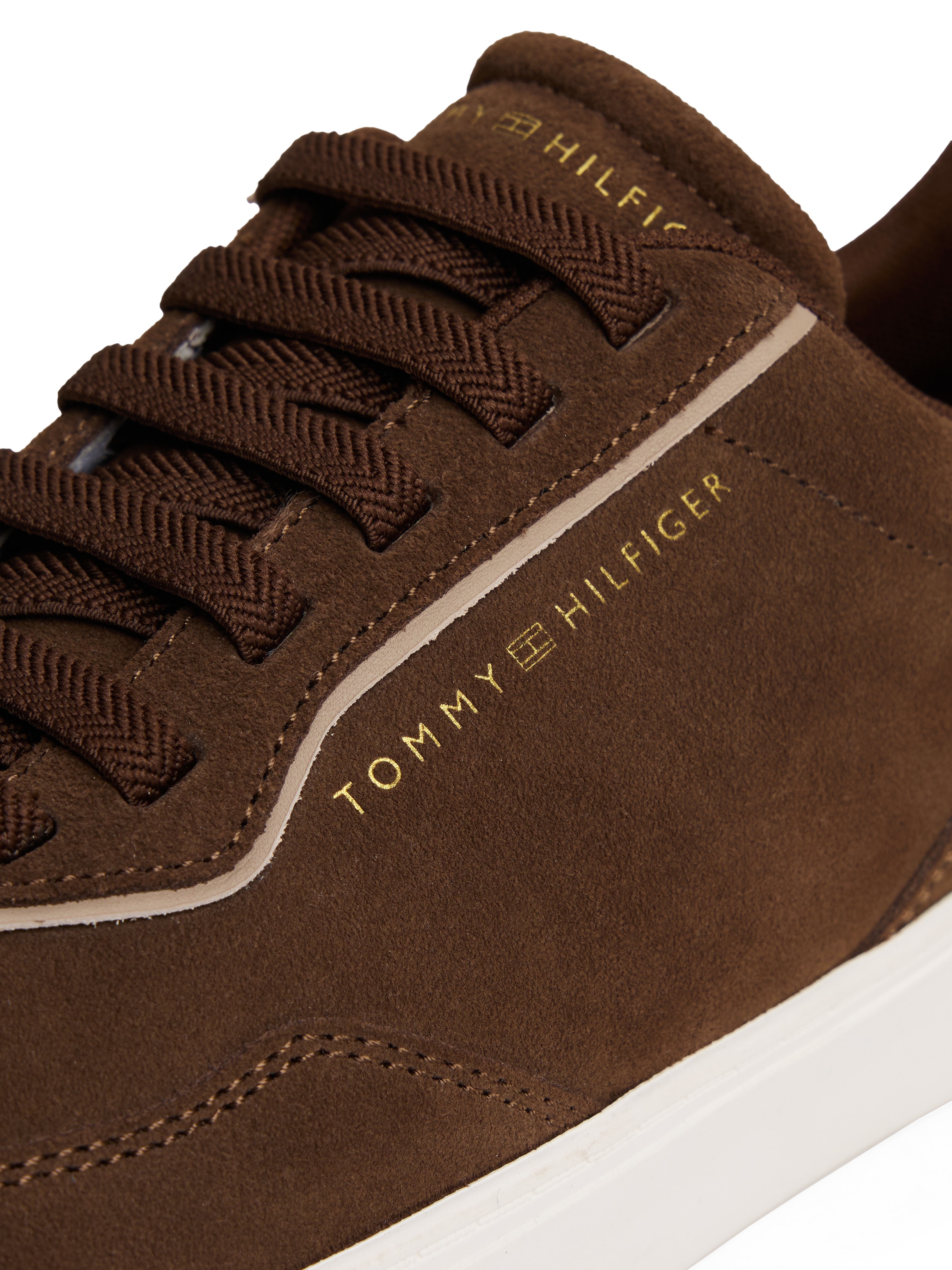 Tommy Hilfiger Plateausneaker »CASUAL SUEDE SNEAKER«, Freizeitschuh, Halbschuh, Schnürschuh mit seitlicher Logoprägung