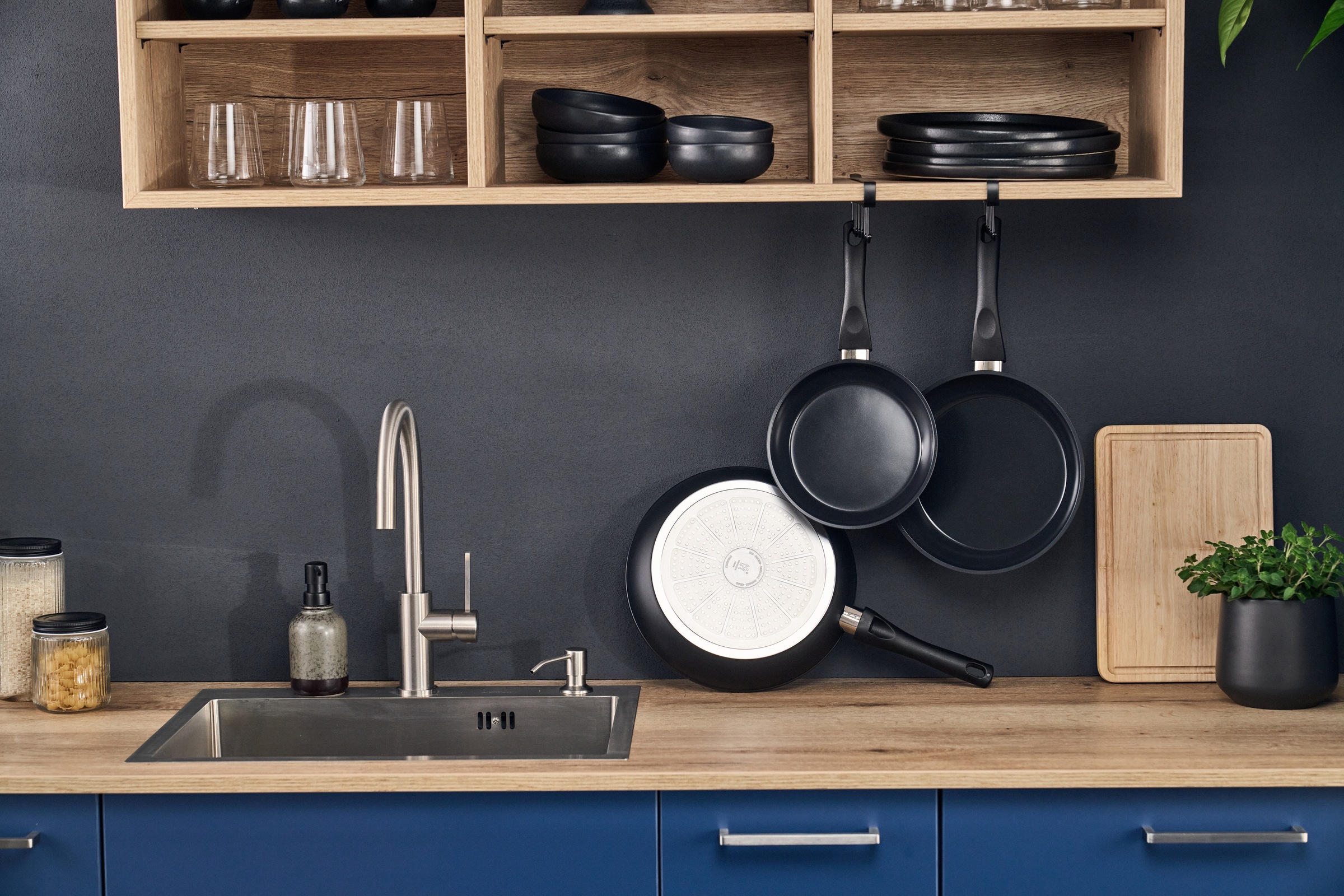 HENCKELS by ZWILLING Bratpfanne »Sleek« Aluminium 1 tlg. Keramikbeschichtung, Soft-Touch-Griff, leicht, Induktionsgeeignet