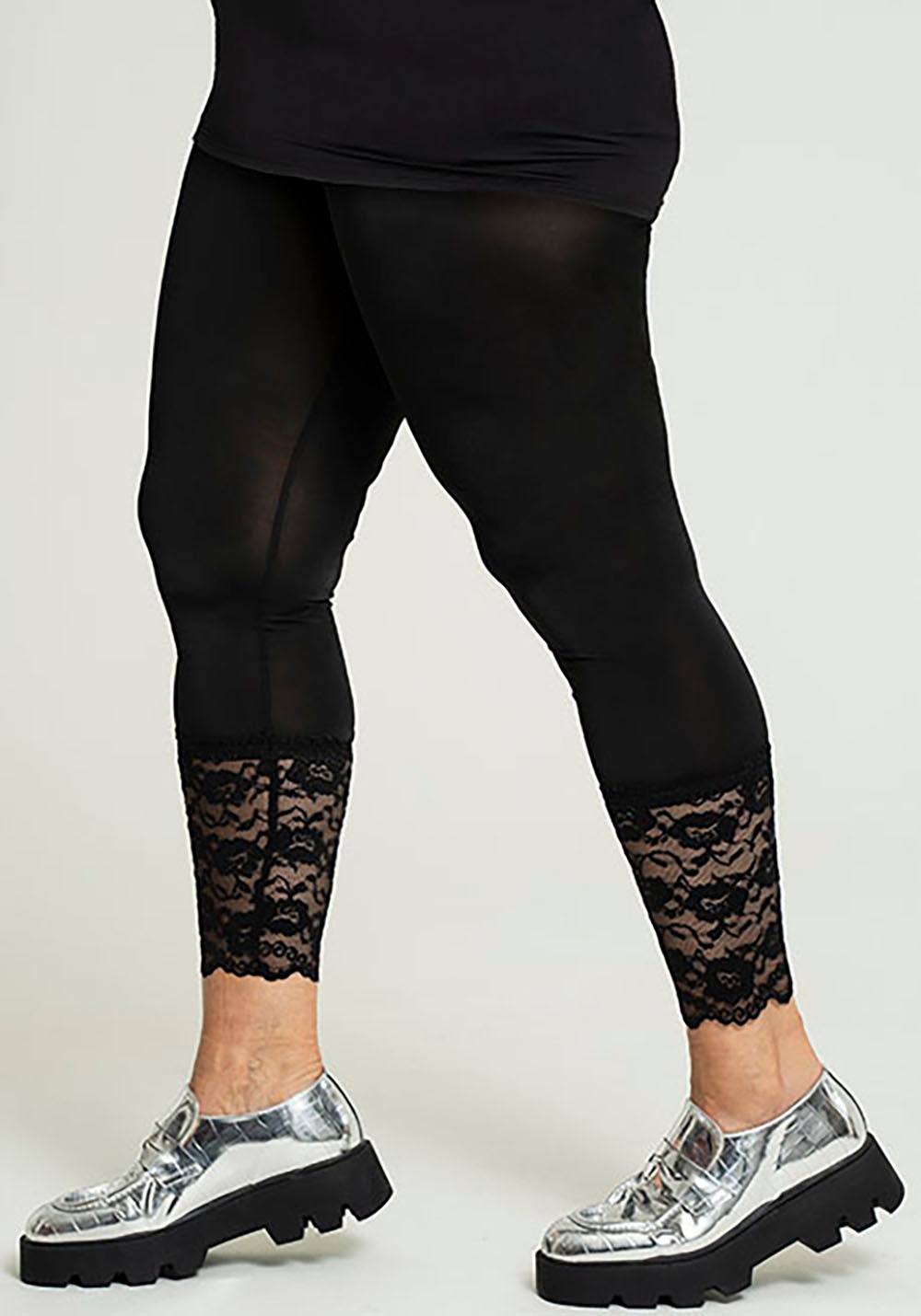 SANDGAARD Leggings, mit Spitze am Beinabschluss günstig online kaufen