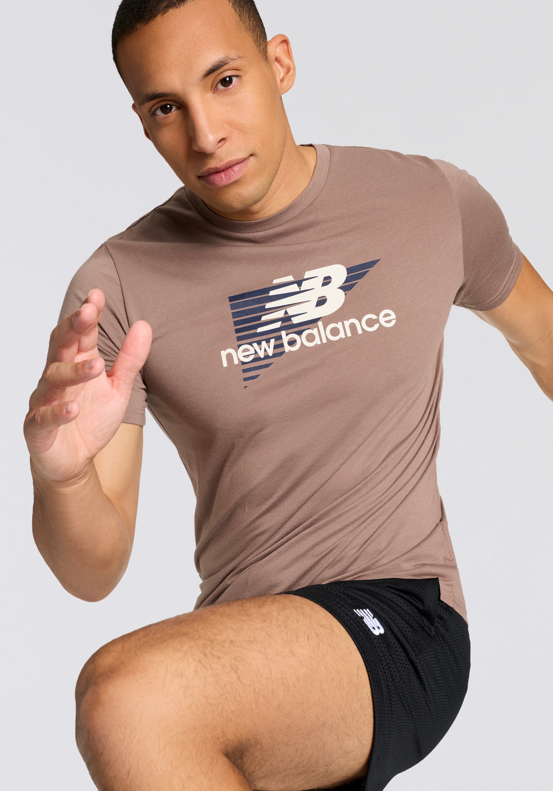 New Balance Trainingsshirt »Heathertech Graphic T-Shirt 1 EARTHHADOW«