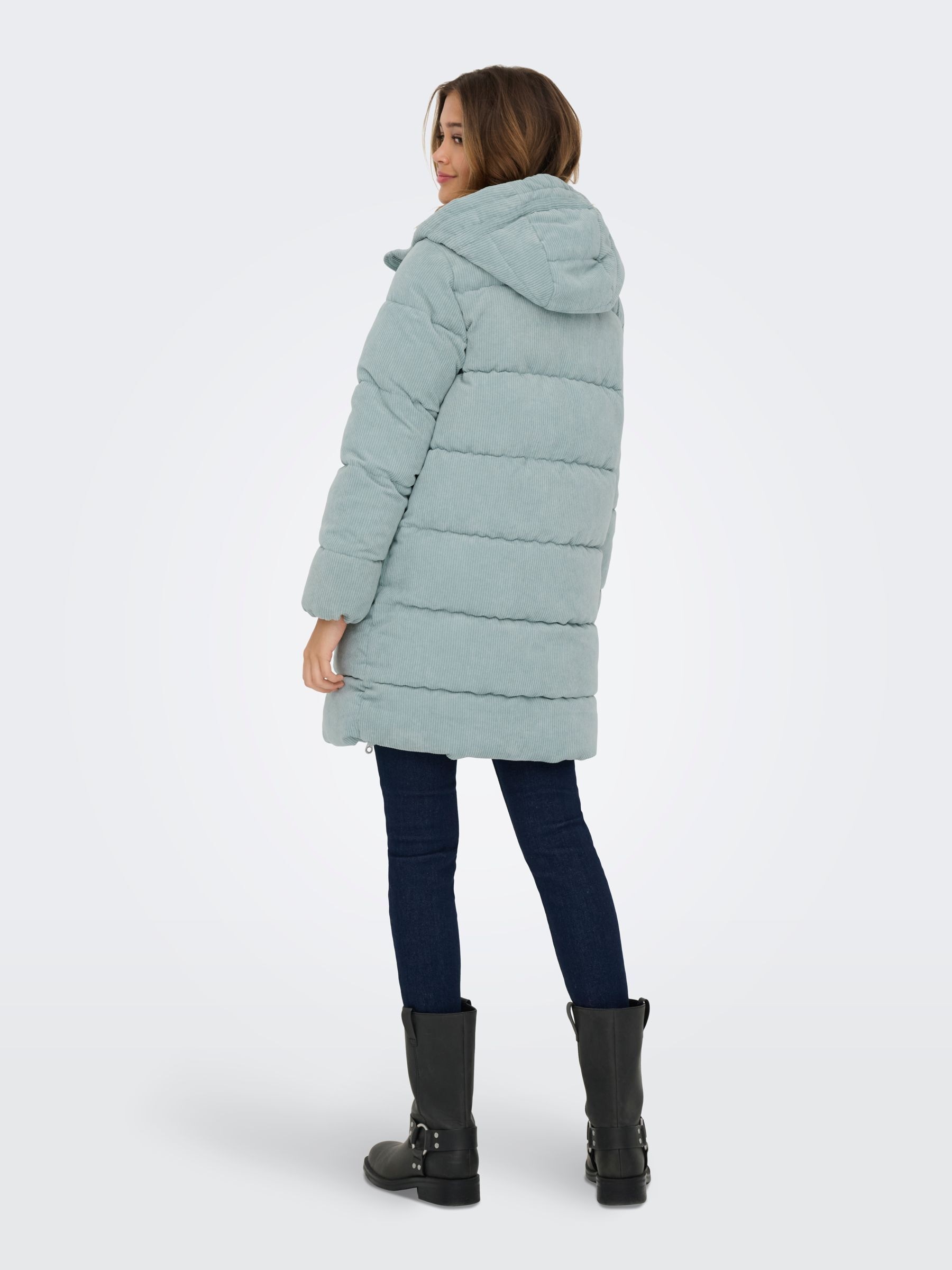 ONLY Steppjacke »ONLDOLLY LONG CORDUROY PUFFER OTW« mit Kapuze aus feinem Cordmaterial