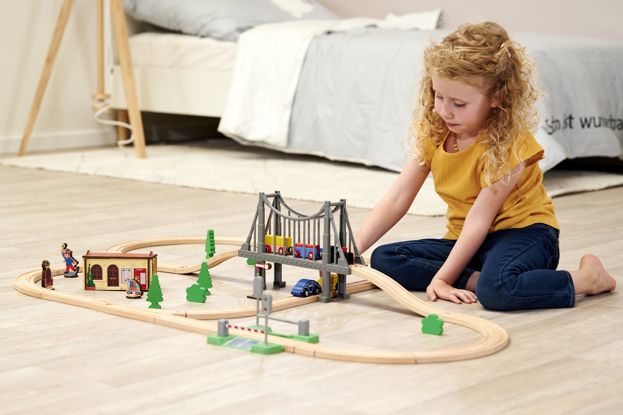 Eichhorn Spielzeug-Eisenbahn »Bahnset mit Brücke«, (Set, 55 tlg.), FSC®- schützt Wald - weltweit