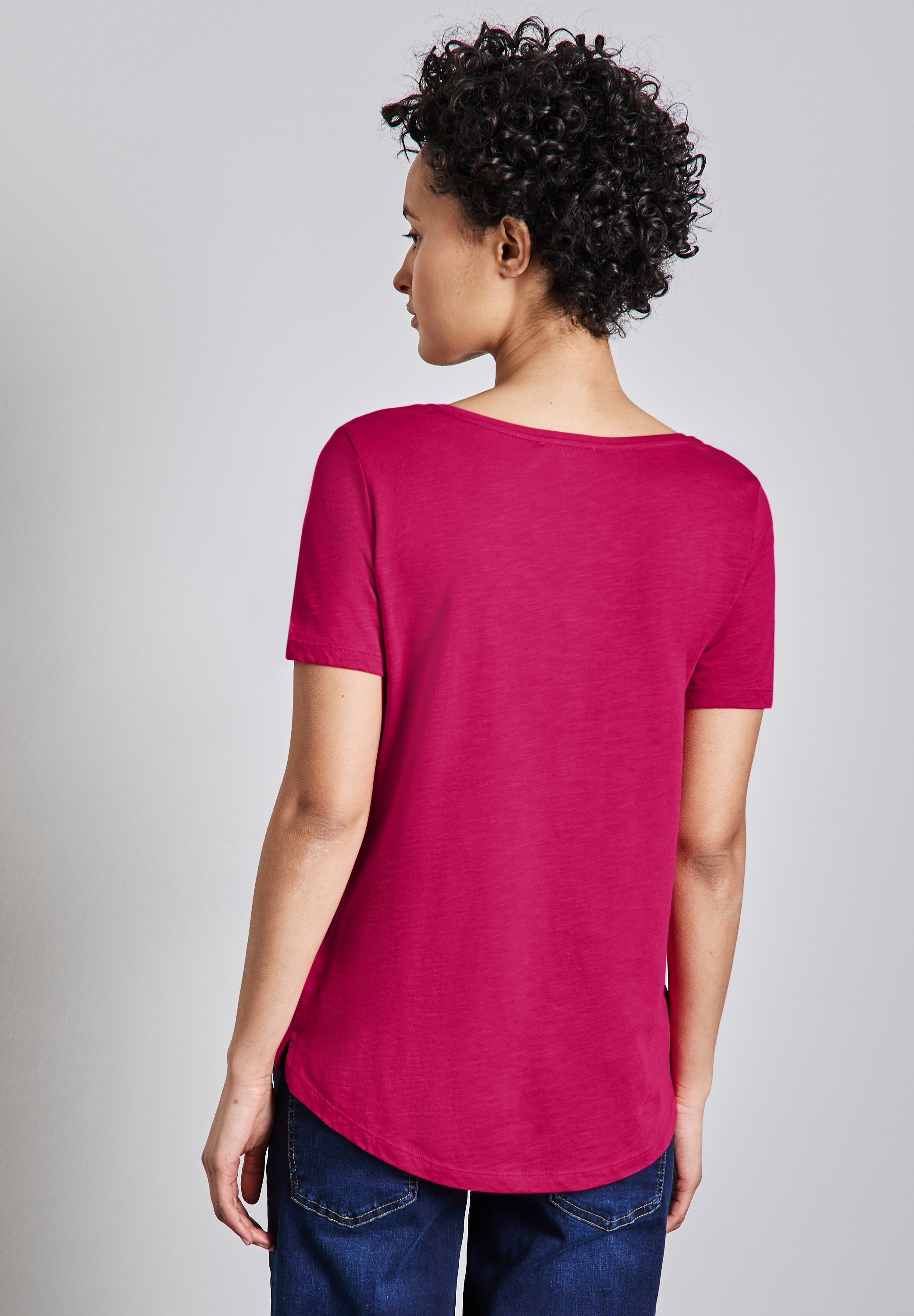 STREET ONE V-Shirt, mit abgerundetem V-Ausschnitt