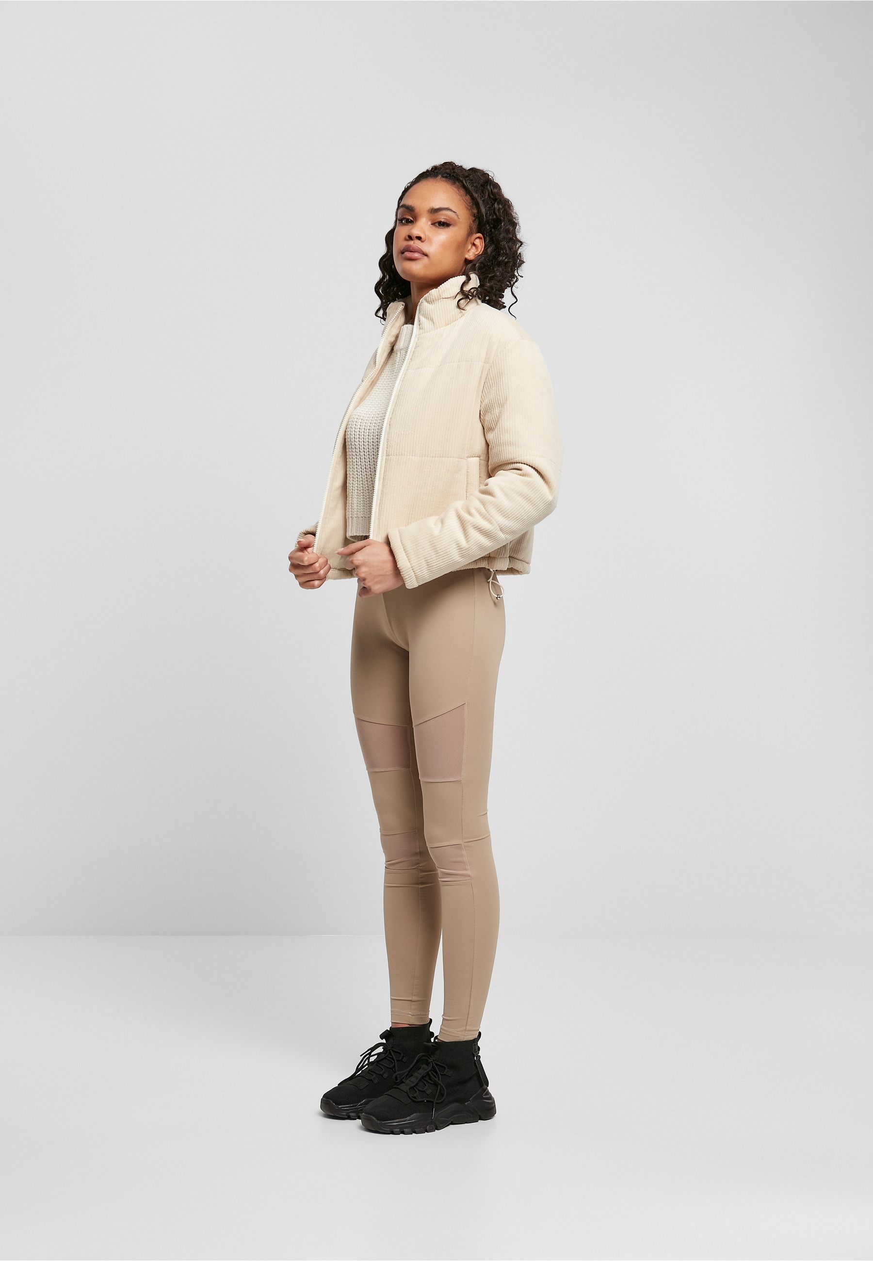 URBAN CLASSICS Winterjacke »Urban Classics Damen Ladies Corduroy Puffer Jacket« 1 Stk. tlg. ohne Kapuze