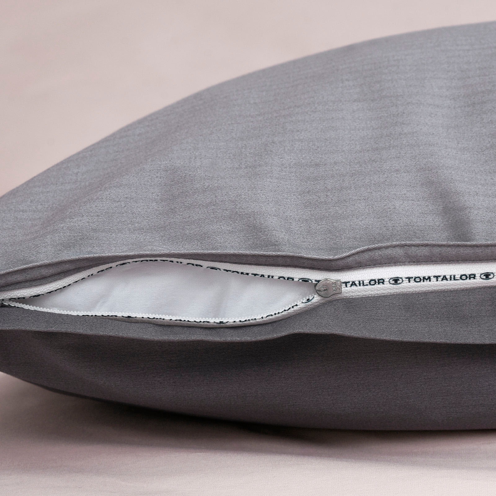 TOM TAILOR HOME Bettwäsche »TWO-TONE SOLID COLORS in Gr. 135x200cm, 155x220cm oder 200x220cm«, new bedroom, Doppelnaht am Kissen