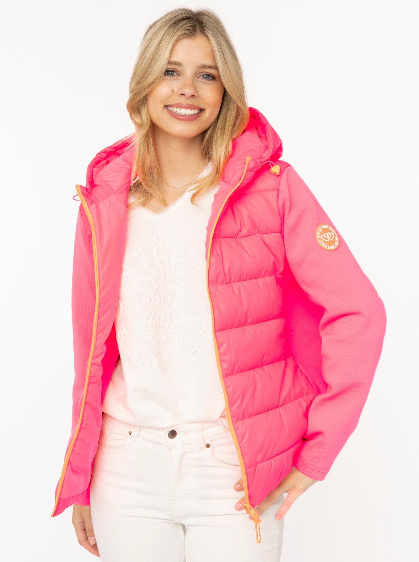 Zwillingsherz Steppjacke "„Good Vibes“" gesteppte Partien vorne und hinten, seitliche Einsätze elastisch
