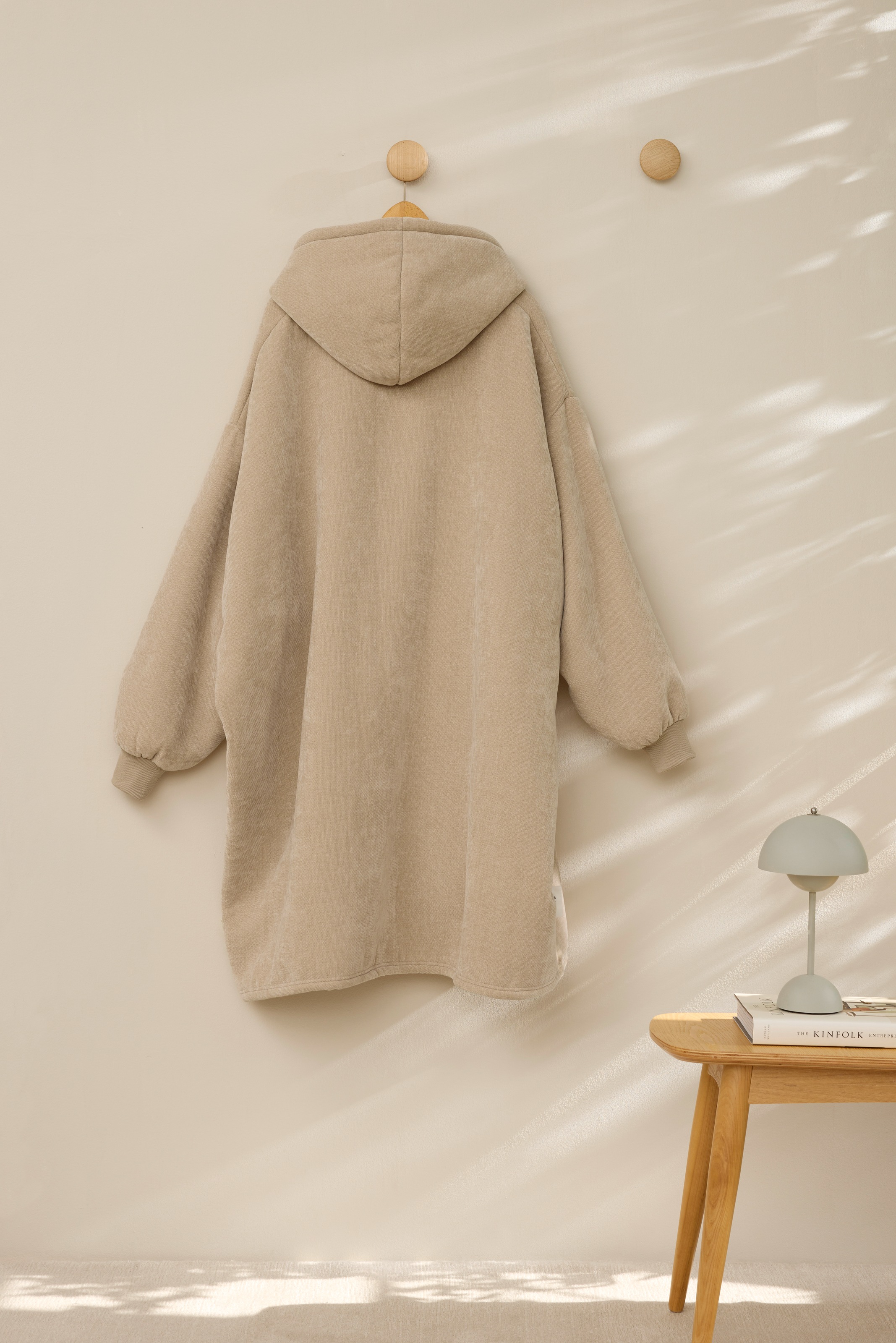 s.Oliver Wohndecke »s.Oliver Lounge Hoodie«, mit Kapuze, Ärmeln und Tasche