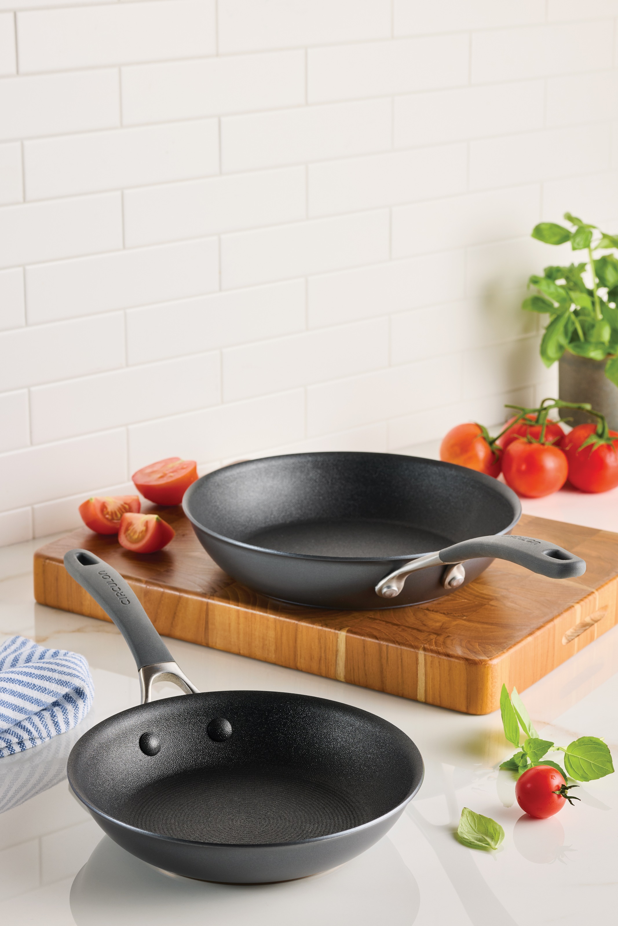 Circulon ScratchDefense Extreme Non Stick Frying Pan Set 2 Piece in Grey