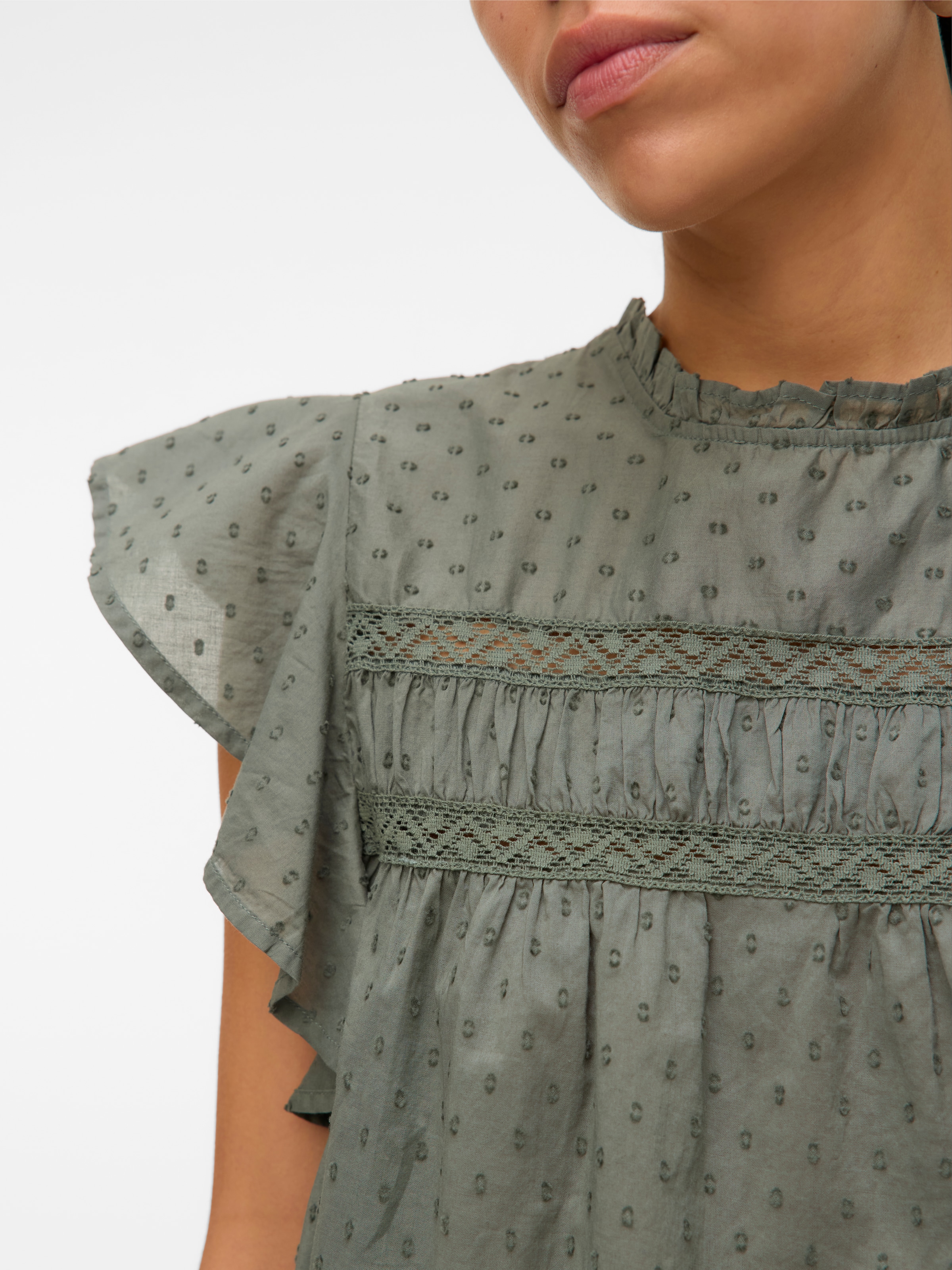 Vero Moda Blusenshirt »VMTRINE SL LACE TOP WVN NOOS«
